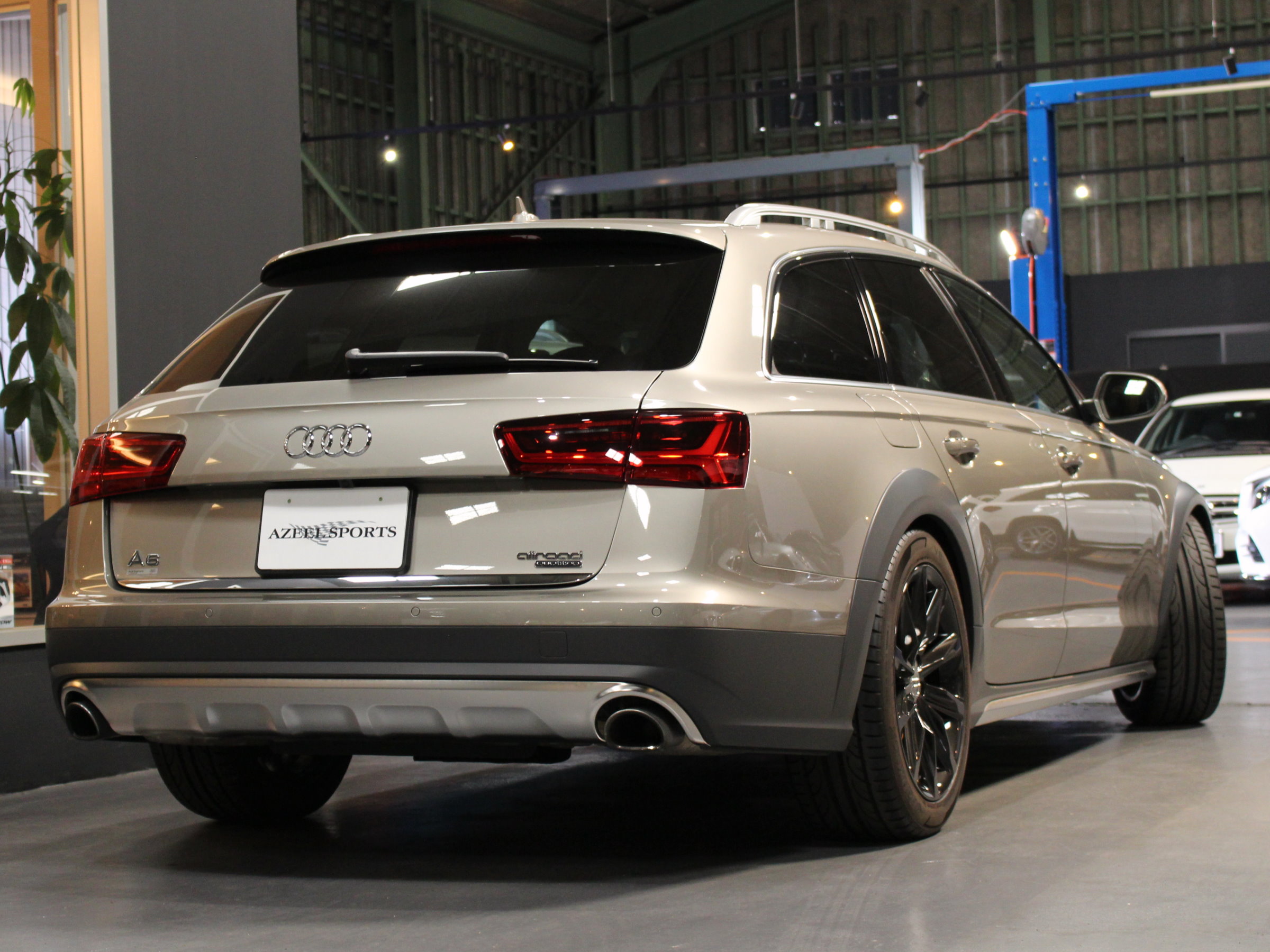 アウディ　Ａ６オールロードクワトロ　３．０ＴＦＳＩ