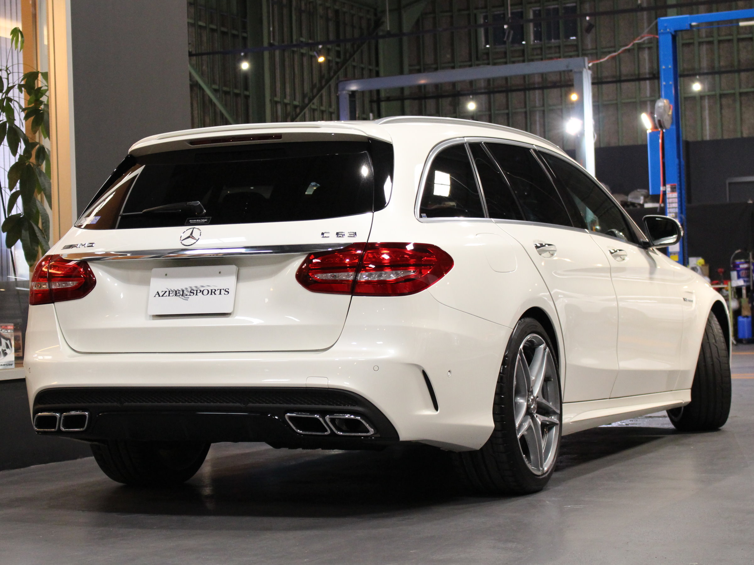 メルセデスＡＭＧ　Ｃ６３ステーションワゴン