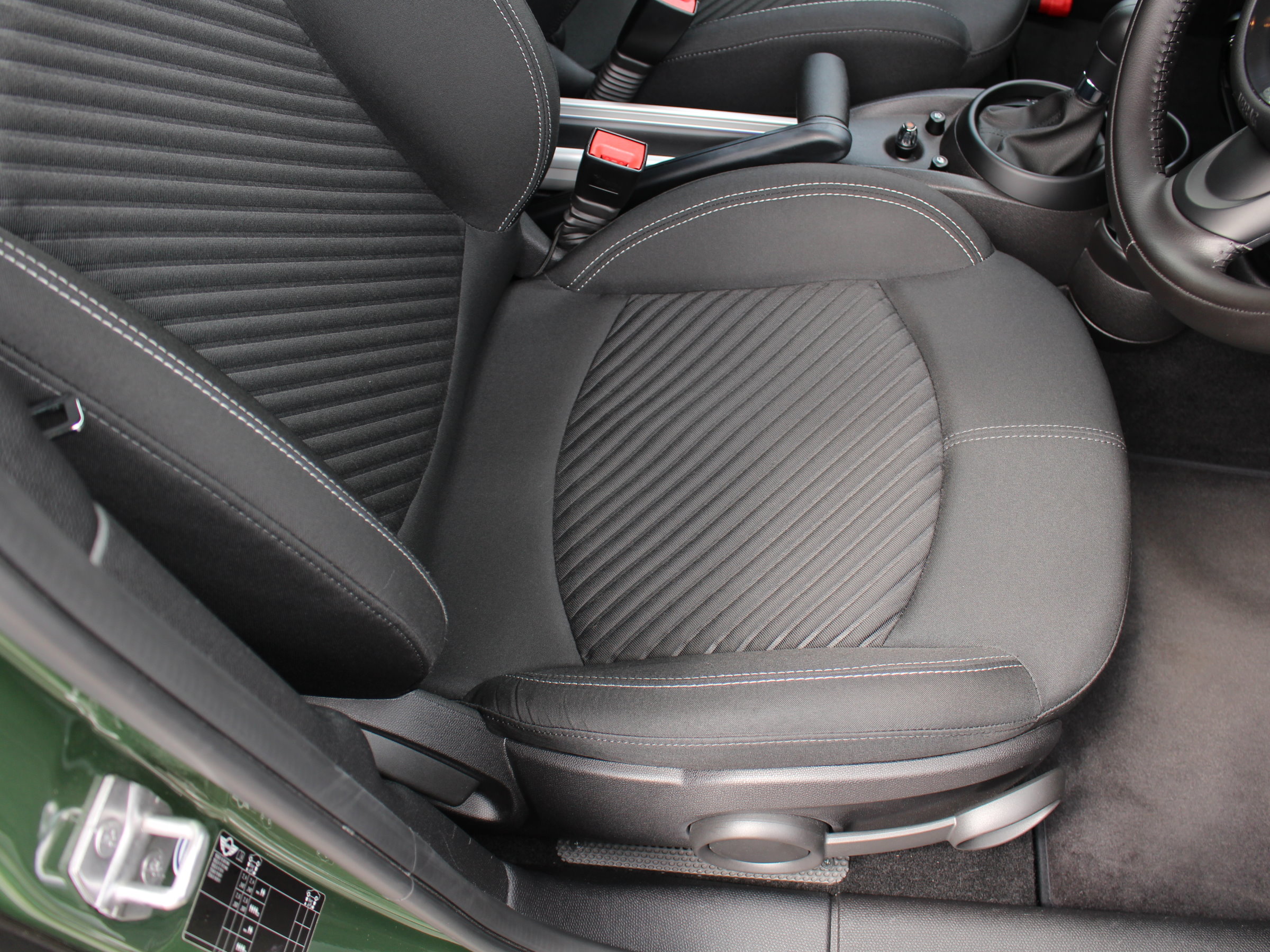 ＢＭＷ　ＭＩＮＩクーパーＳＤ　クロスオーバー　ピアノブラックエクステリア