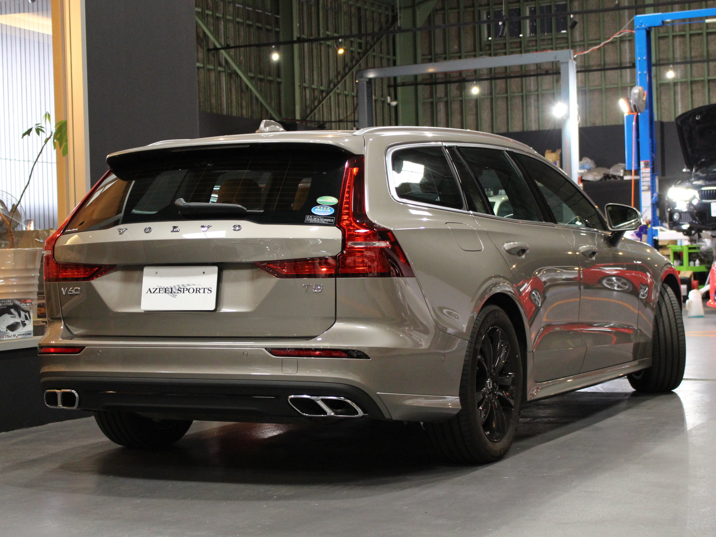 ボルボ　Ｖ６０　Ｔ５モメンタム　エクステリアスタイリングキット　