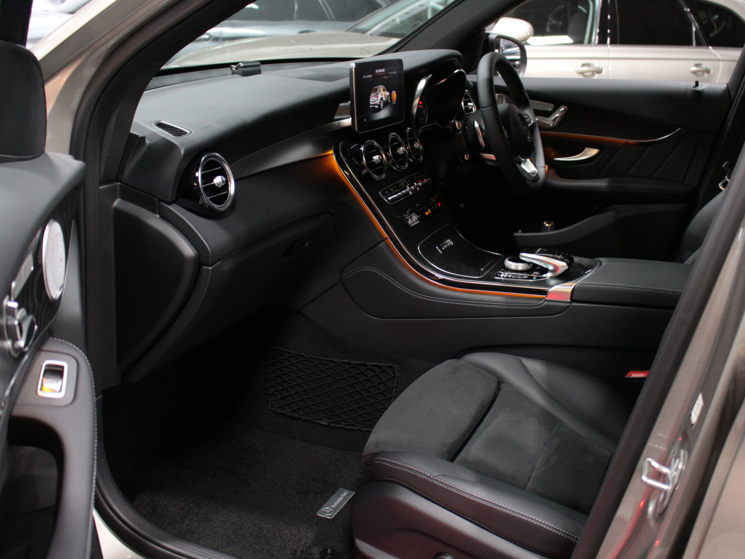 メルセデスベンツ　ＧＬＣ２２０ｄ　４マチック　ローレウスエディション