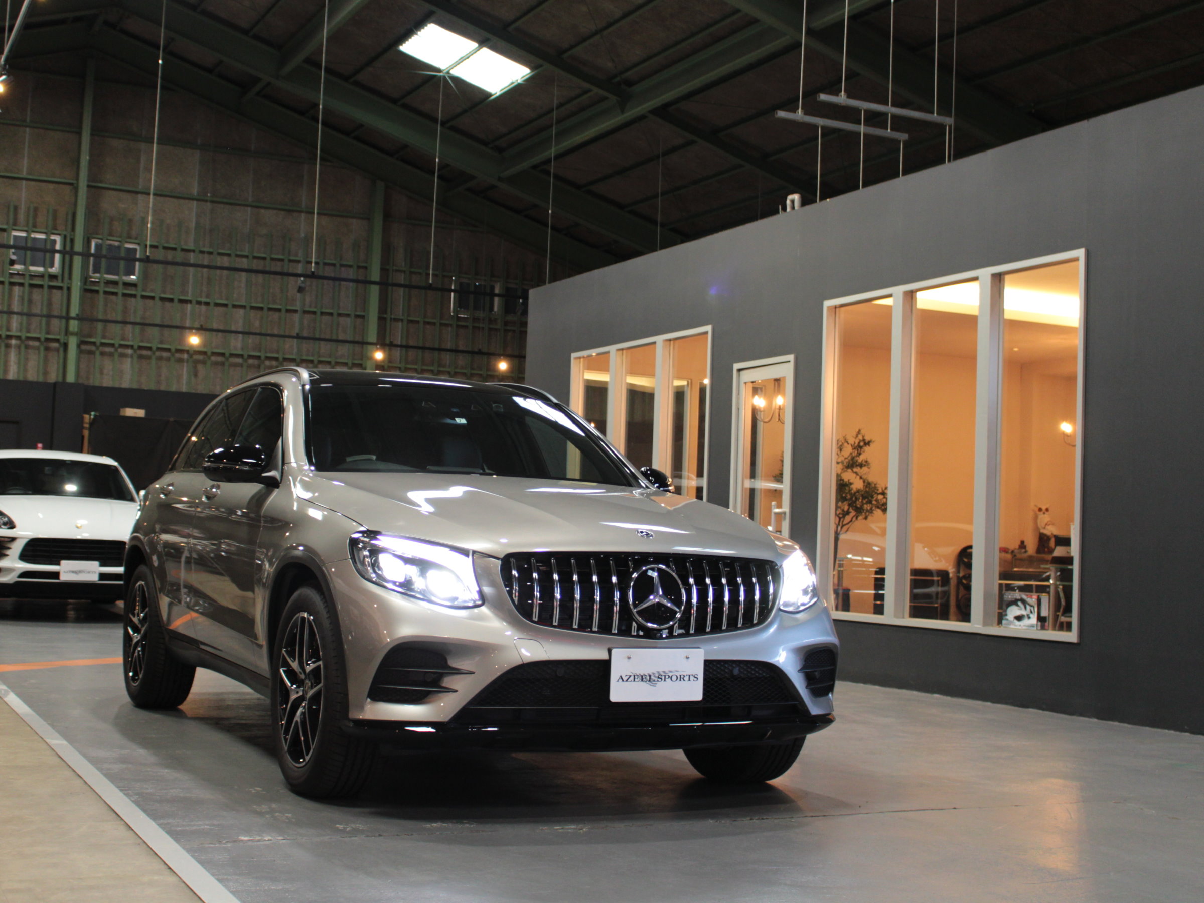 メルセデスベンツ　ＧＬＣ２２０ｄ　４マチック　ローレウスエディション