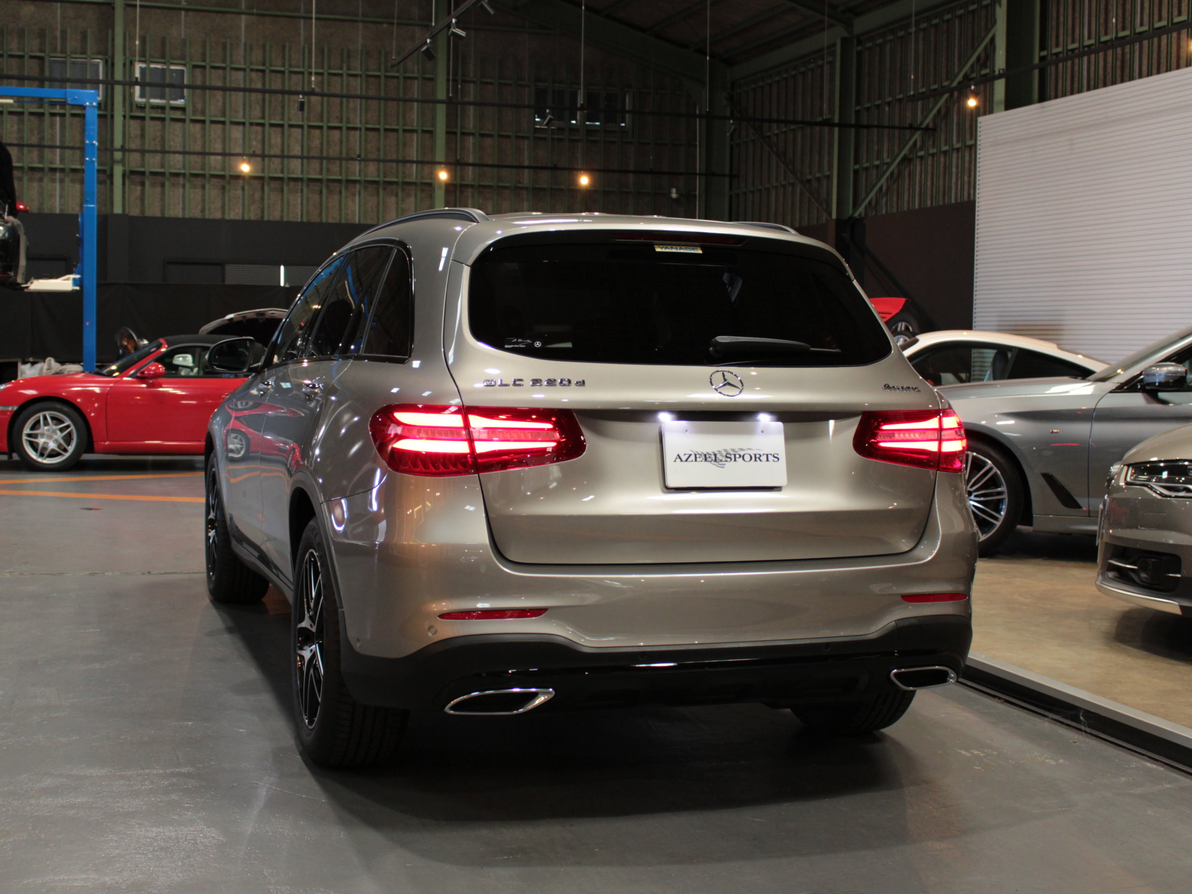 メルセデスベンツ　ＧＬＣ２２０ｄ　４マチック　ローレウスエディション