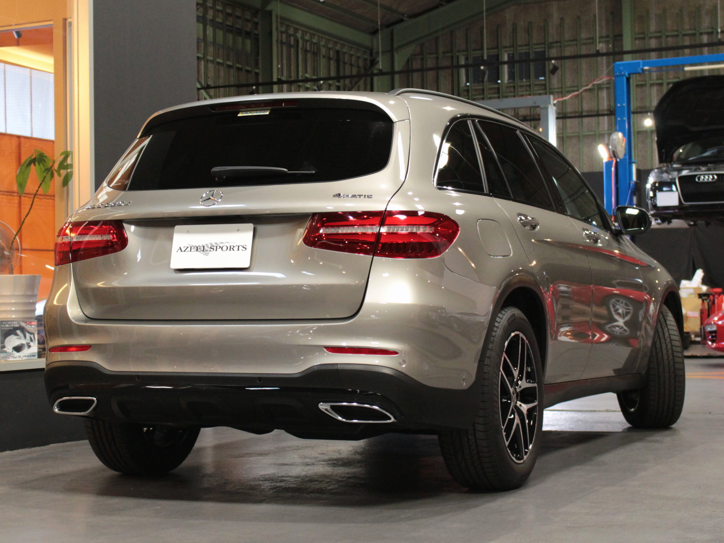 メルセデスベンツ　ＧＬＣ２２０ｄ　４マチック　ローレウスエディション
