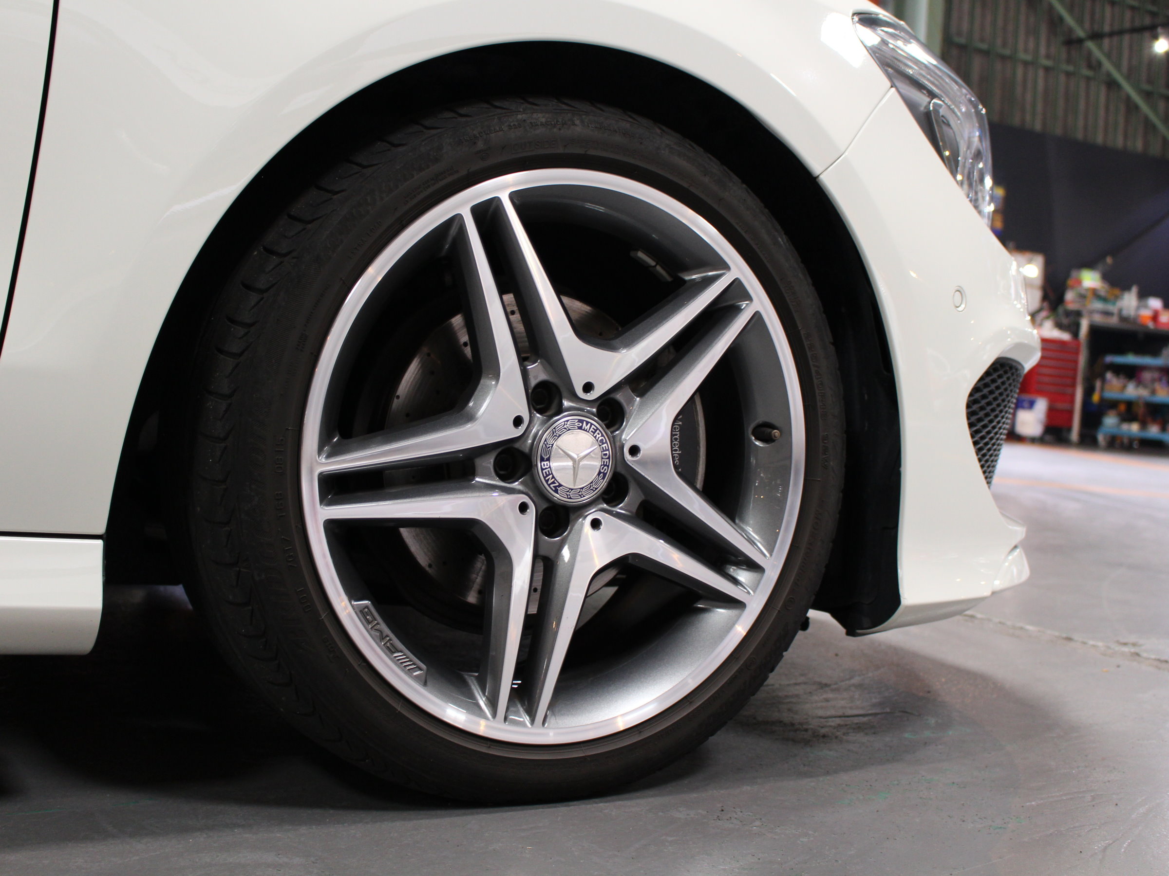 メルセデスベンツ　ＣＬＡ１８０　ＡＭＧライン