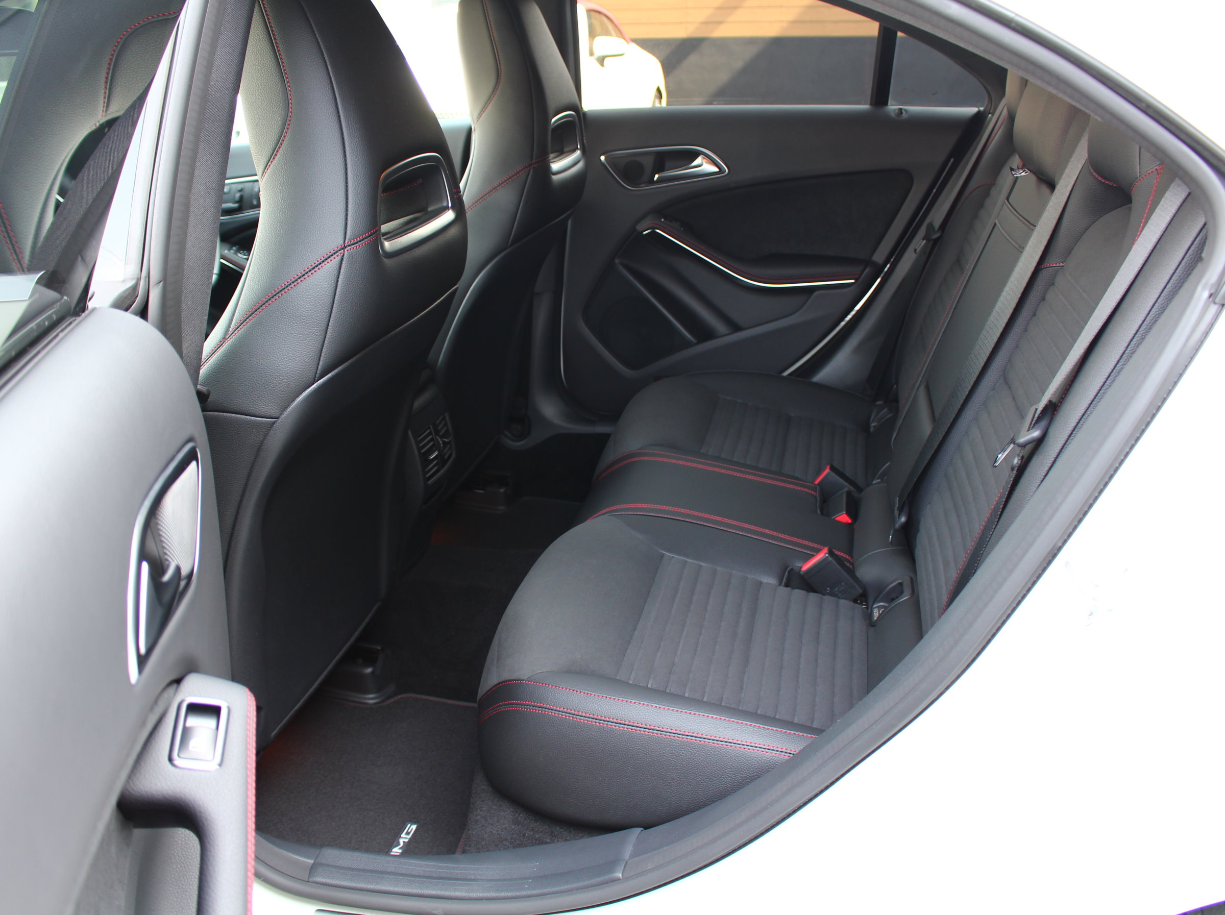 メルセデスベンツ　ＣＬＡ１８０　ＡＭＧライン