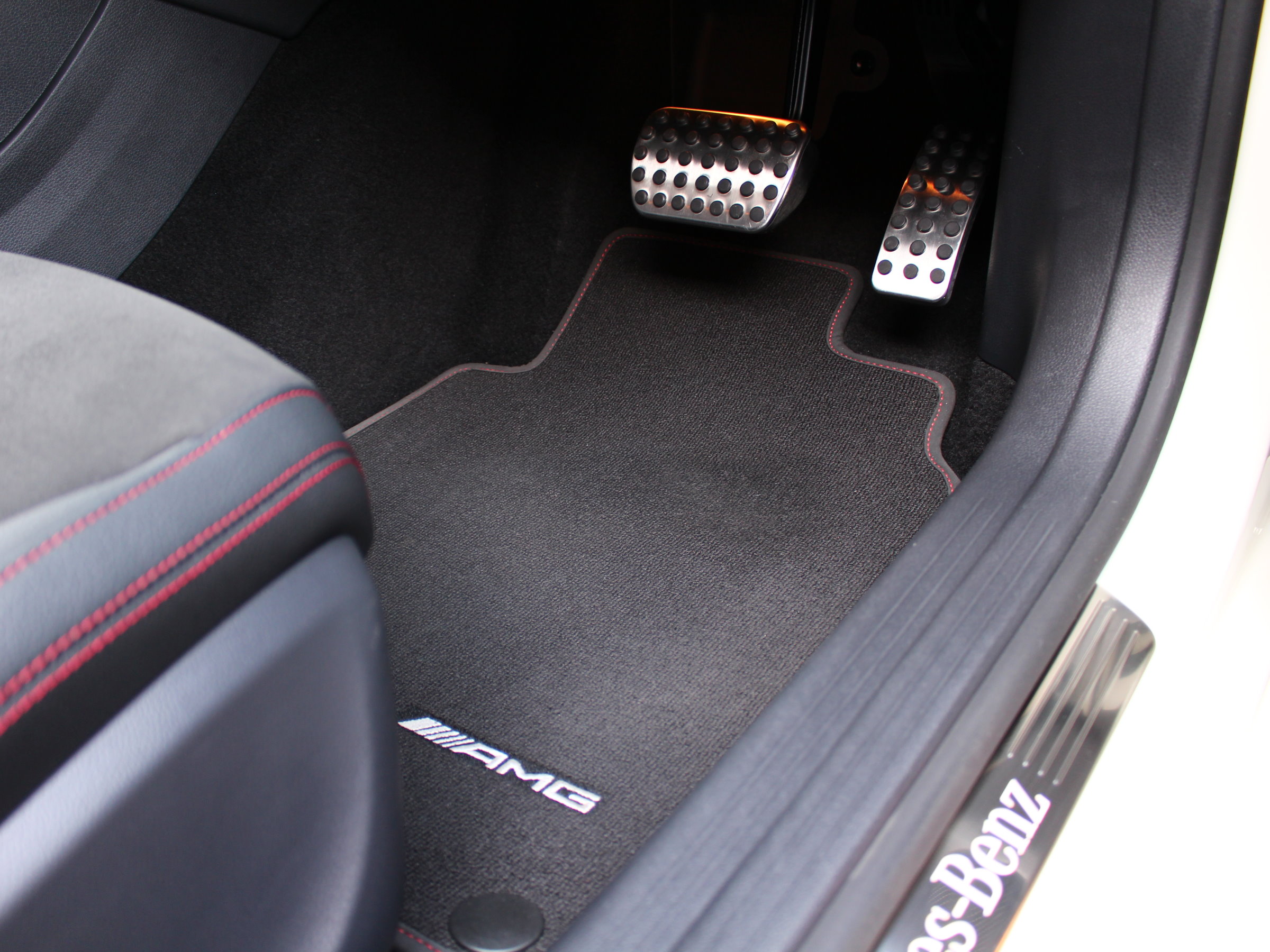 メルセデスベンツ　ＣＬＡ１８０　ＡＭＧライン
