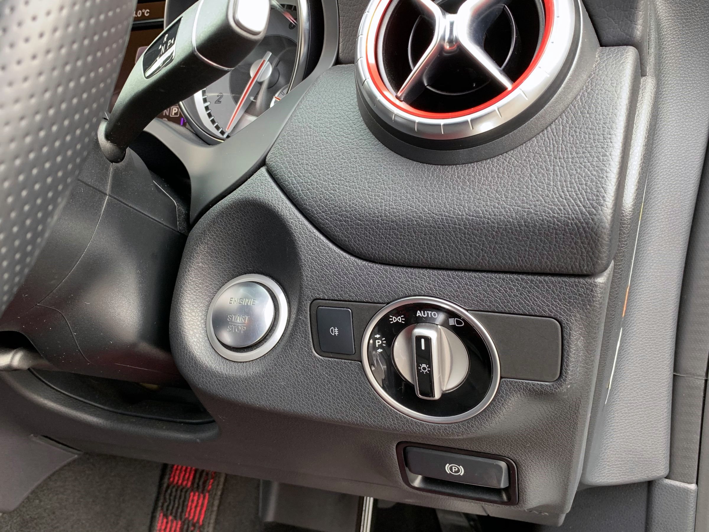 メルセデスベンツ　ＣＬＡ１８０シューティングブレーク　スポーツ