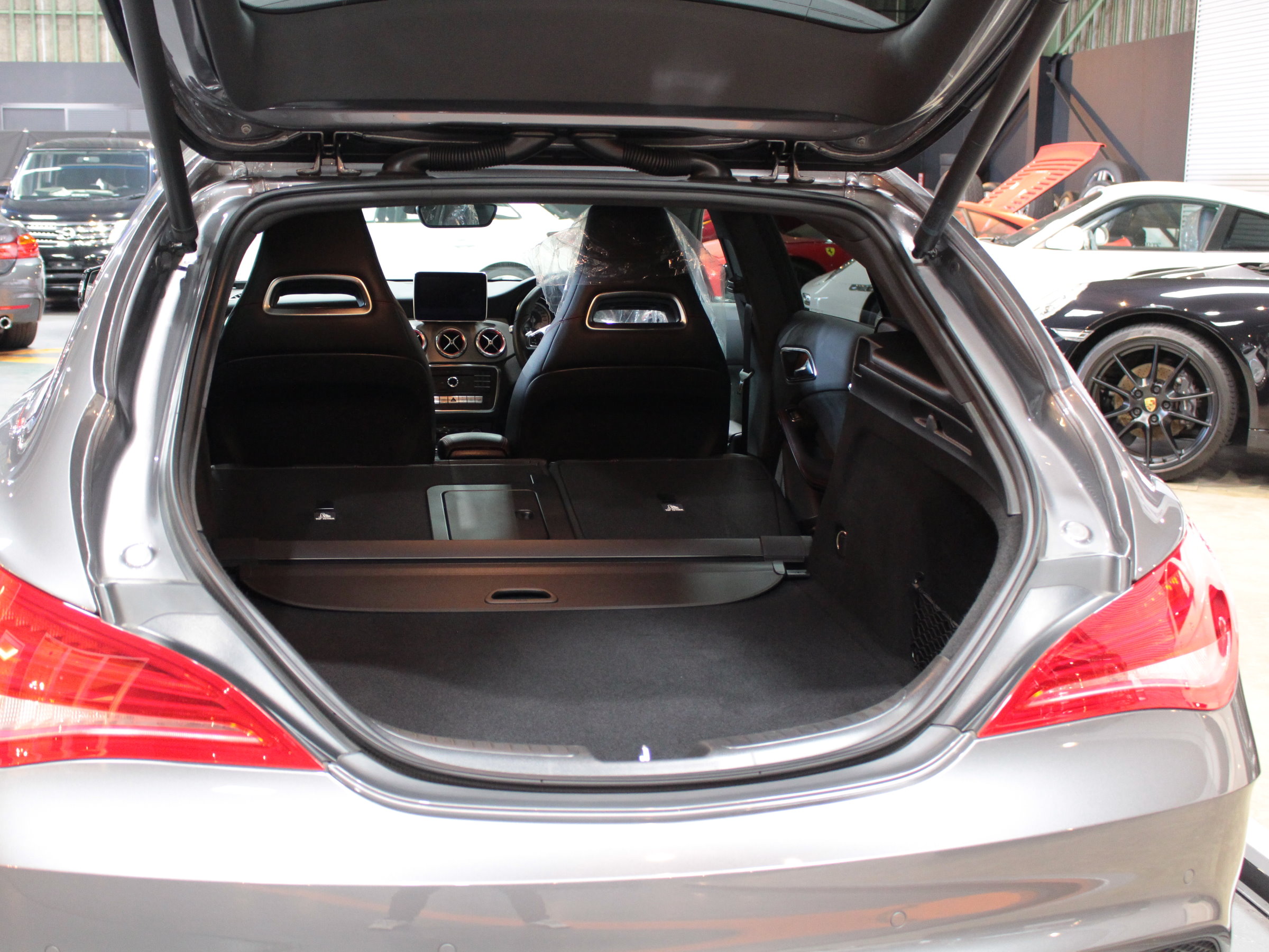 メルセデスベンツ　ＣＬＡ１８０シューティングブレーク　スポーツ