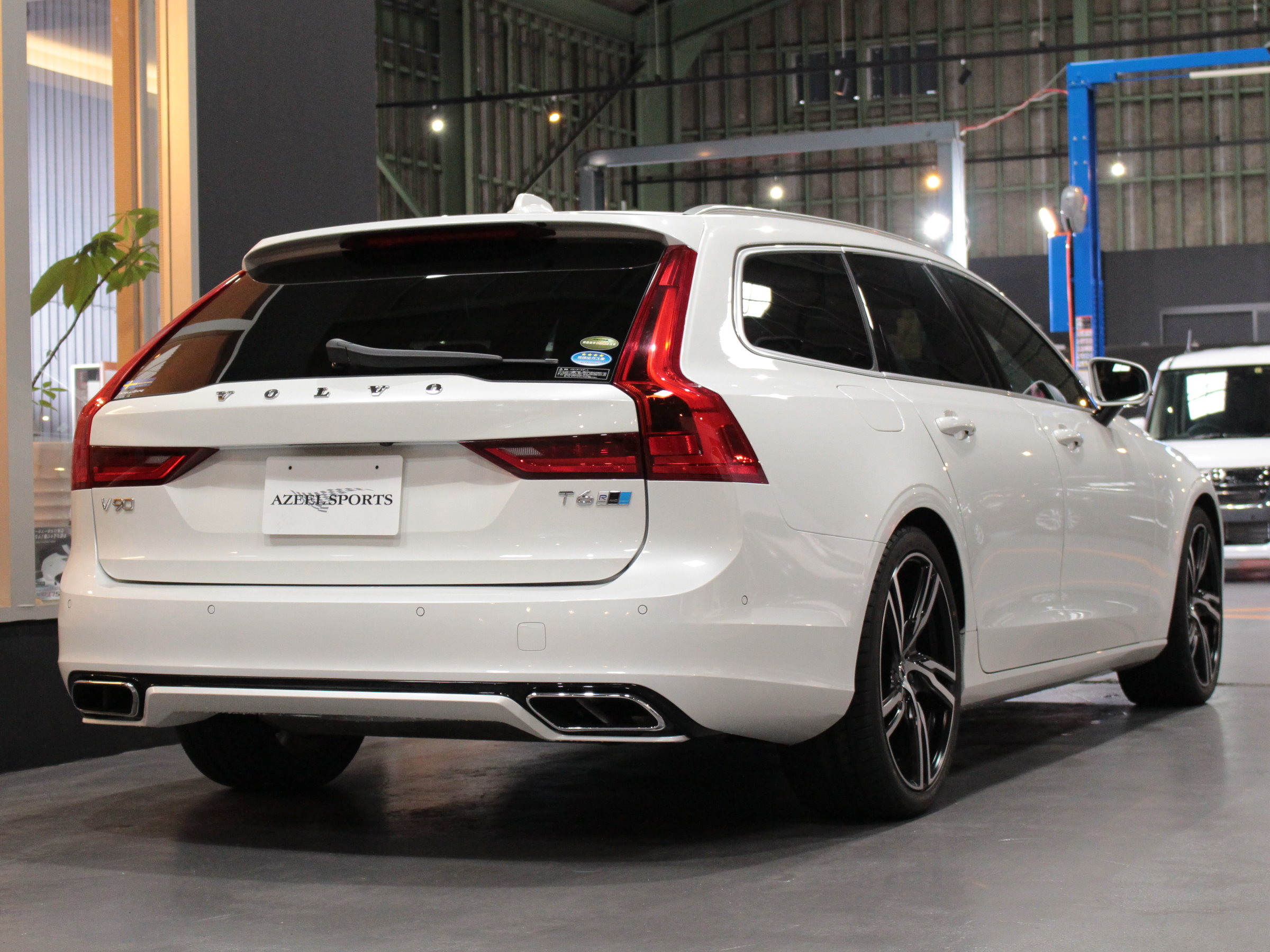 ボルボ　Ｖ９０　Ｔ６　ＡＷＤ　Ｒデザイン　ポールスター付