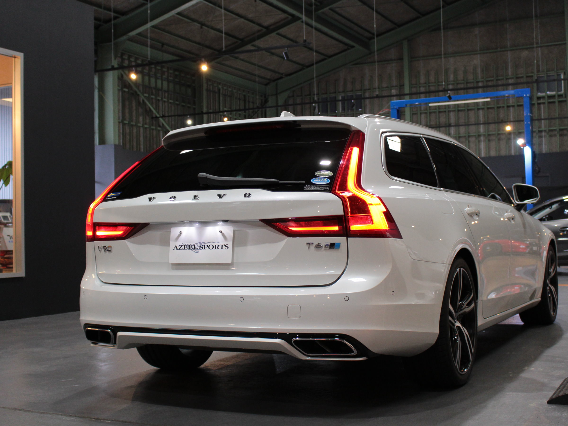 ボルボ　Ｖ９０　Ｔ６　ＡＷＤ　Ｒデザイン　ポールスター付