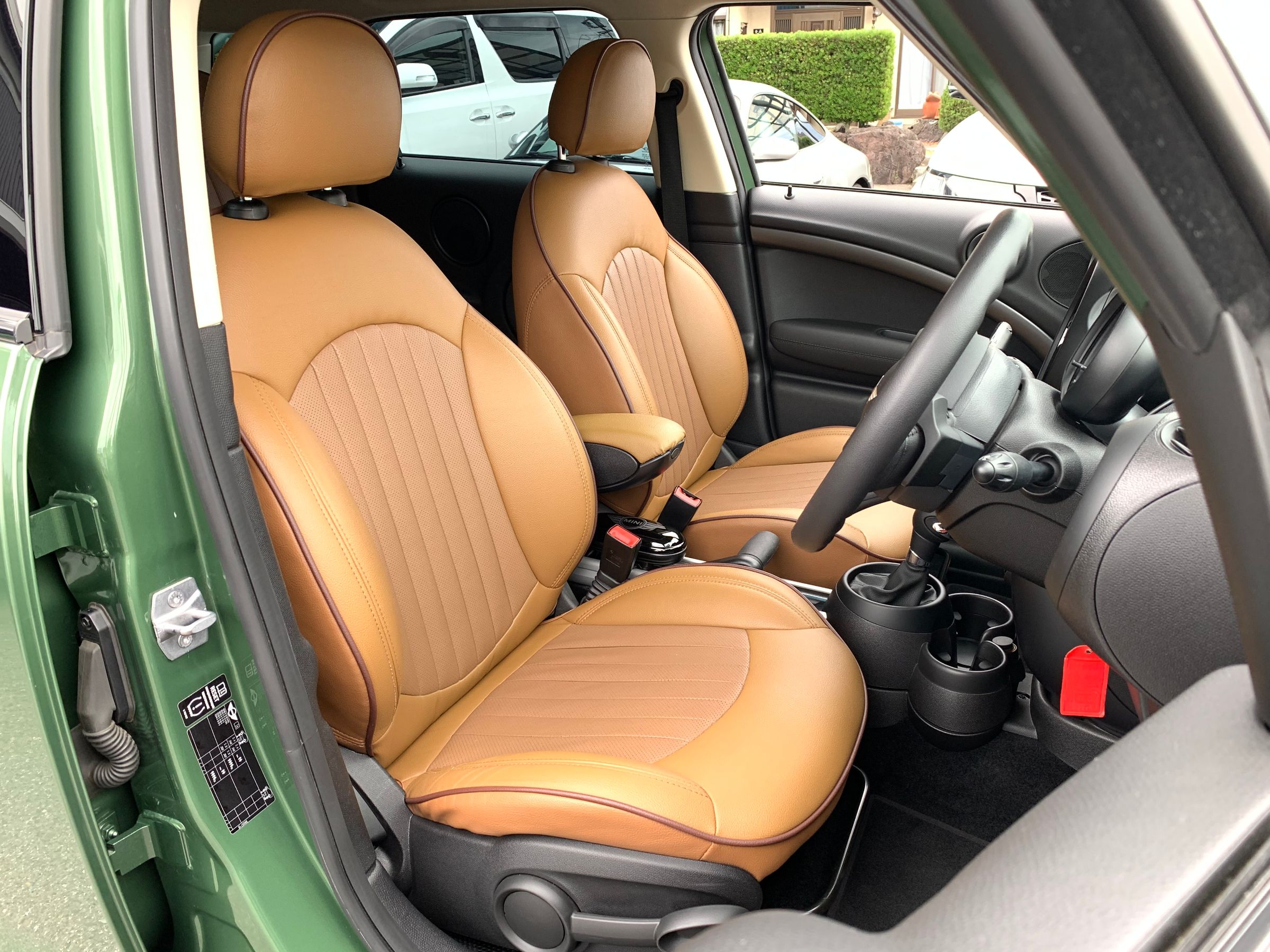 ＢＭＷ　ＭＩＮＩクーパーＳＤ　クロスオーバー　ブラックデザインパッケージ