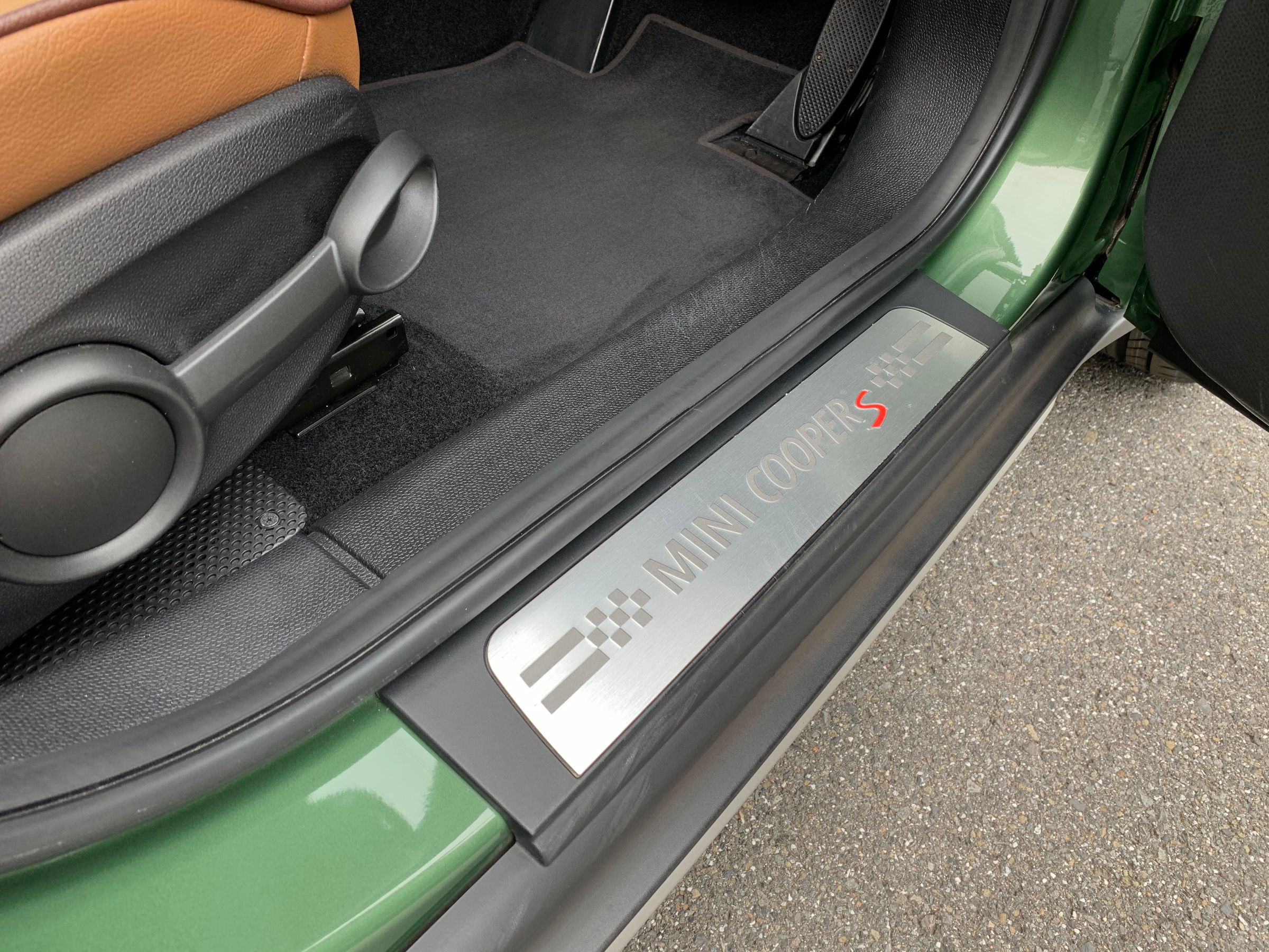 ＢＭＷ　ＭＩＮＩクーパーＳＤ　クロスオーバー　ブラックデザインパッケージ