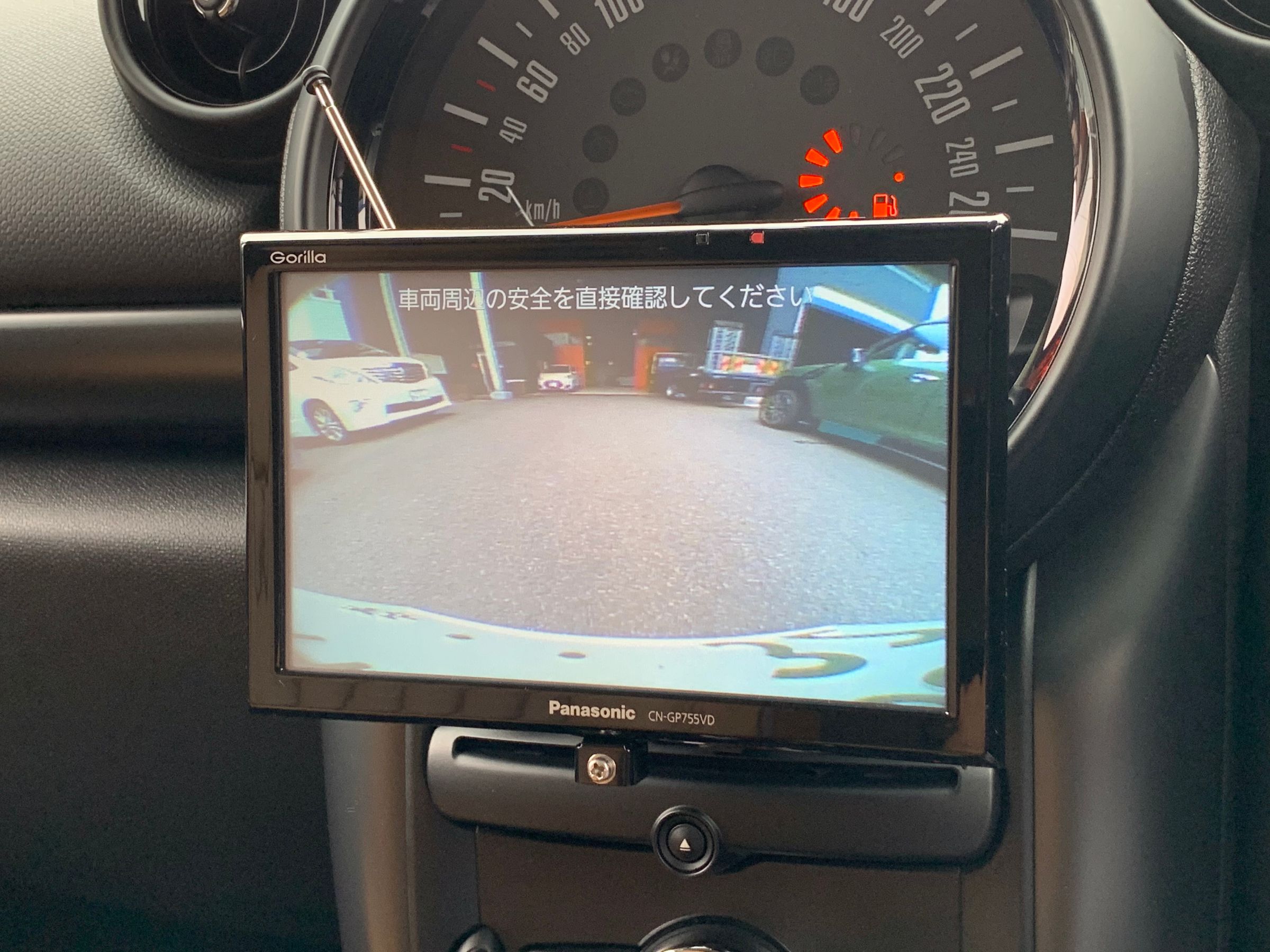 ＢＭＷ　ＭＩＮＩクーパーＳＤ　クロスオーバー　ブラックデザインパッケージ