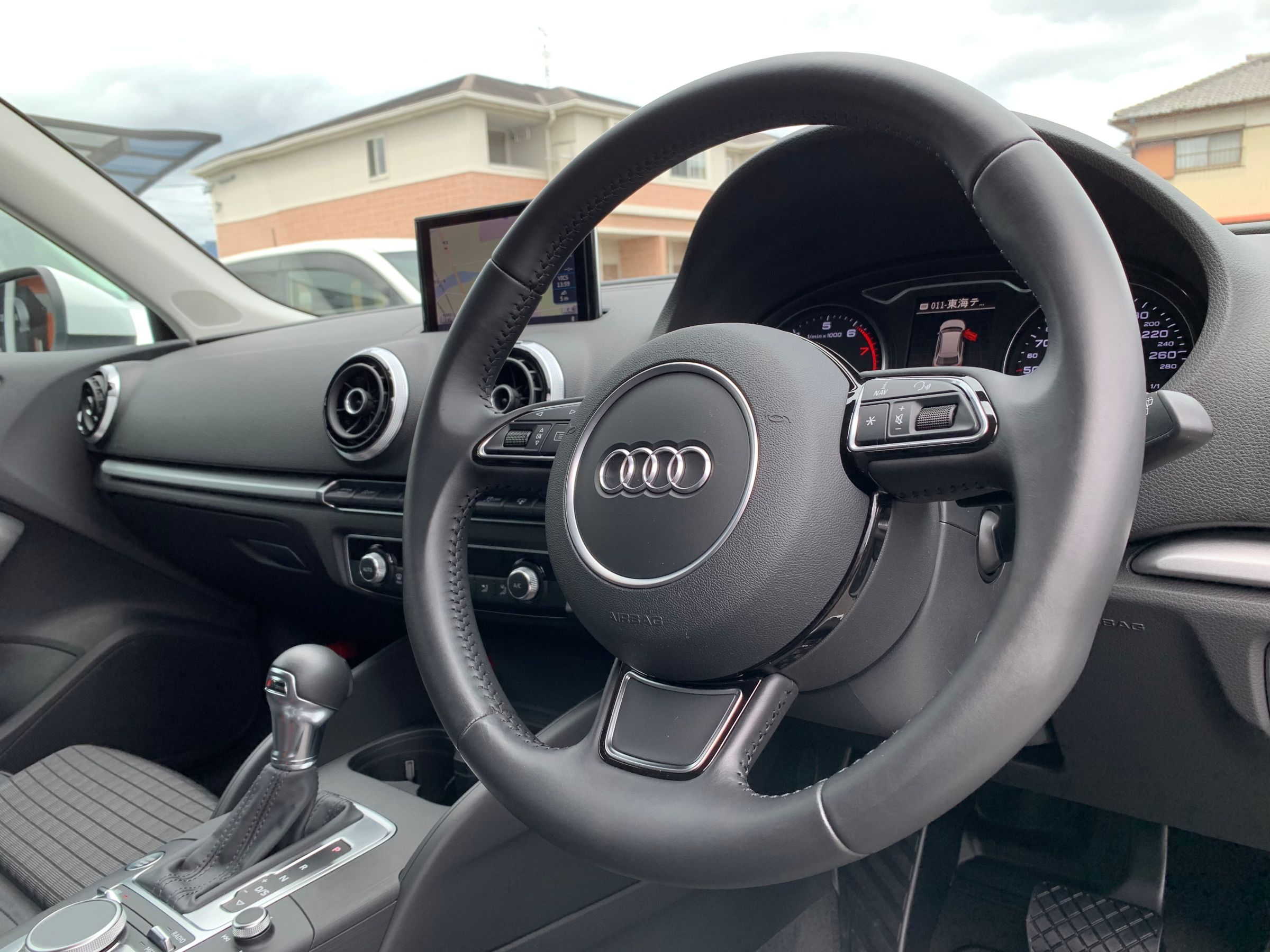 アウディ　Ａ３　１．４ＴＦＳＩ　ＣＯＤ（シリンダーオンデマンド）