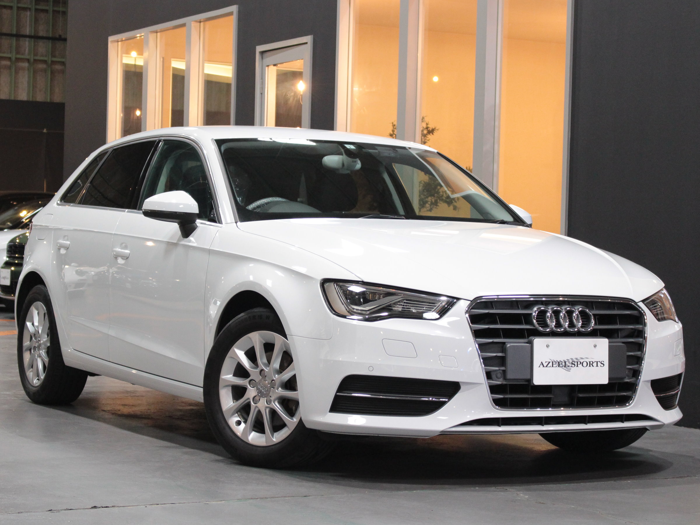 アウディ　Ａ３スポーツバック　１．４ＴＦＳＩ　