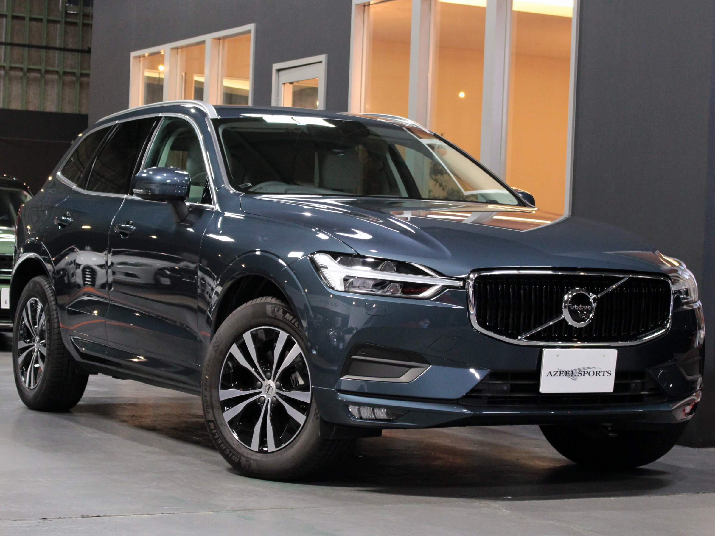 ボルボ　ＸＣ６０　Ｄ４　ＡＷＤ　モメンタム　クライメイトパッケージ