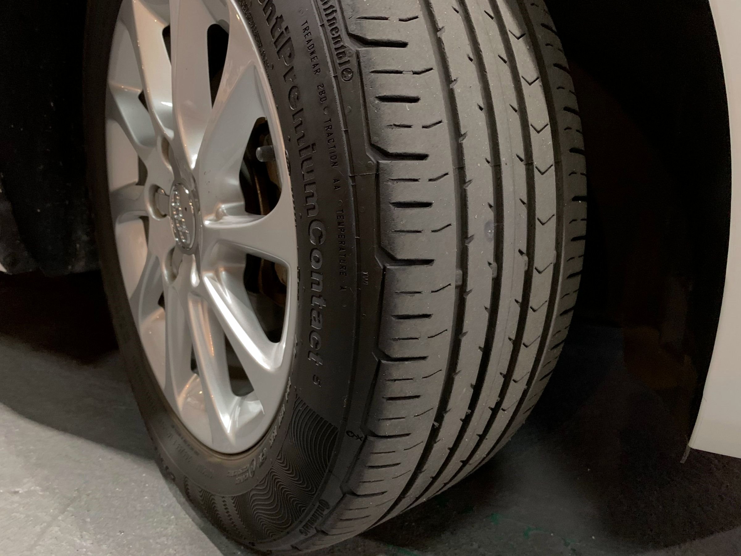 アウディ　Ａ３スポーツバック　１．４ＴＦＳＩ　