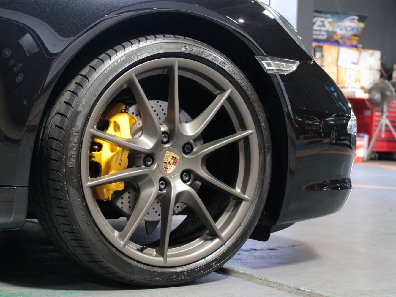 ポルシェ　９１１カレラ　ブラックエディション（９９１）　ＰＤＫ