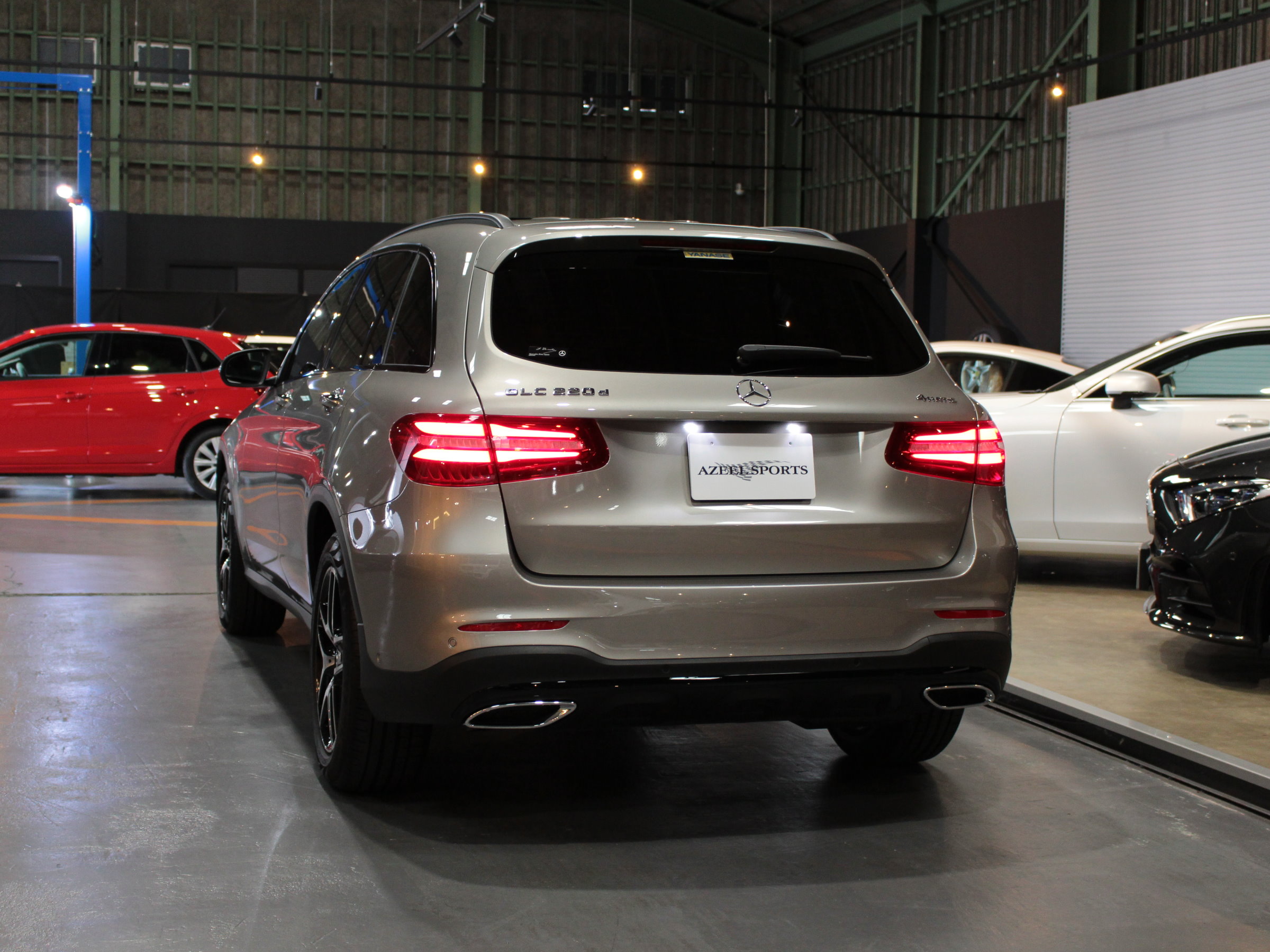 メルセデスベンツ　ＧＬＣ２２０ｄ　４マチック　ローレウスエディション