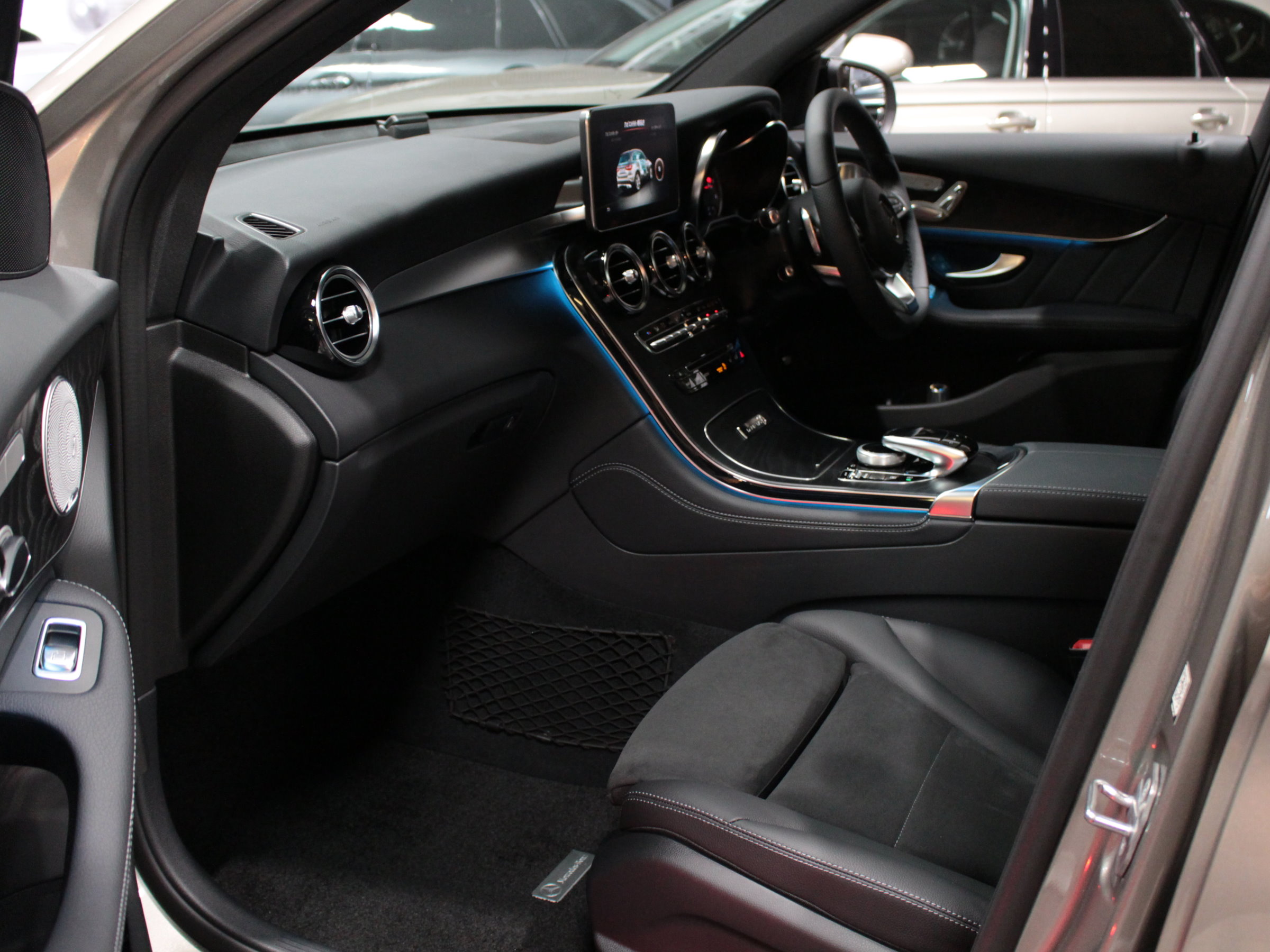 メルセデスベンツ　ＧＬＣ２２０ｄ　４マチック　ローレウスエディション