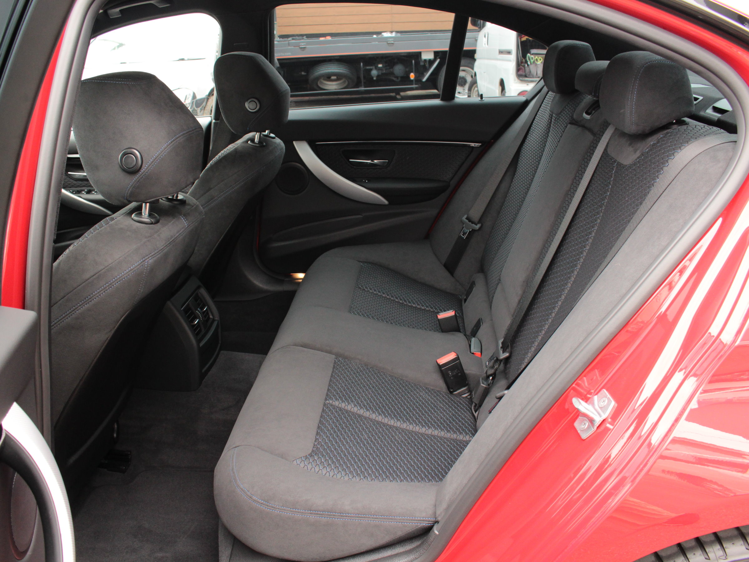ＢＭＷ　３２０ｄ　Ｍスポーツ