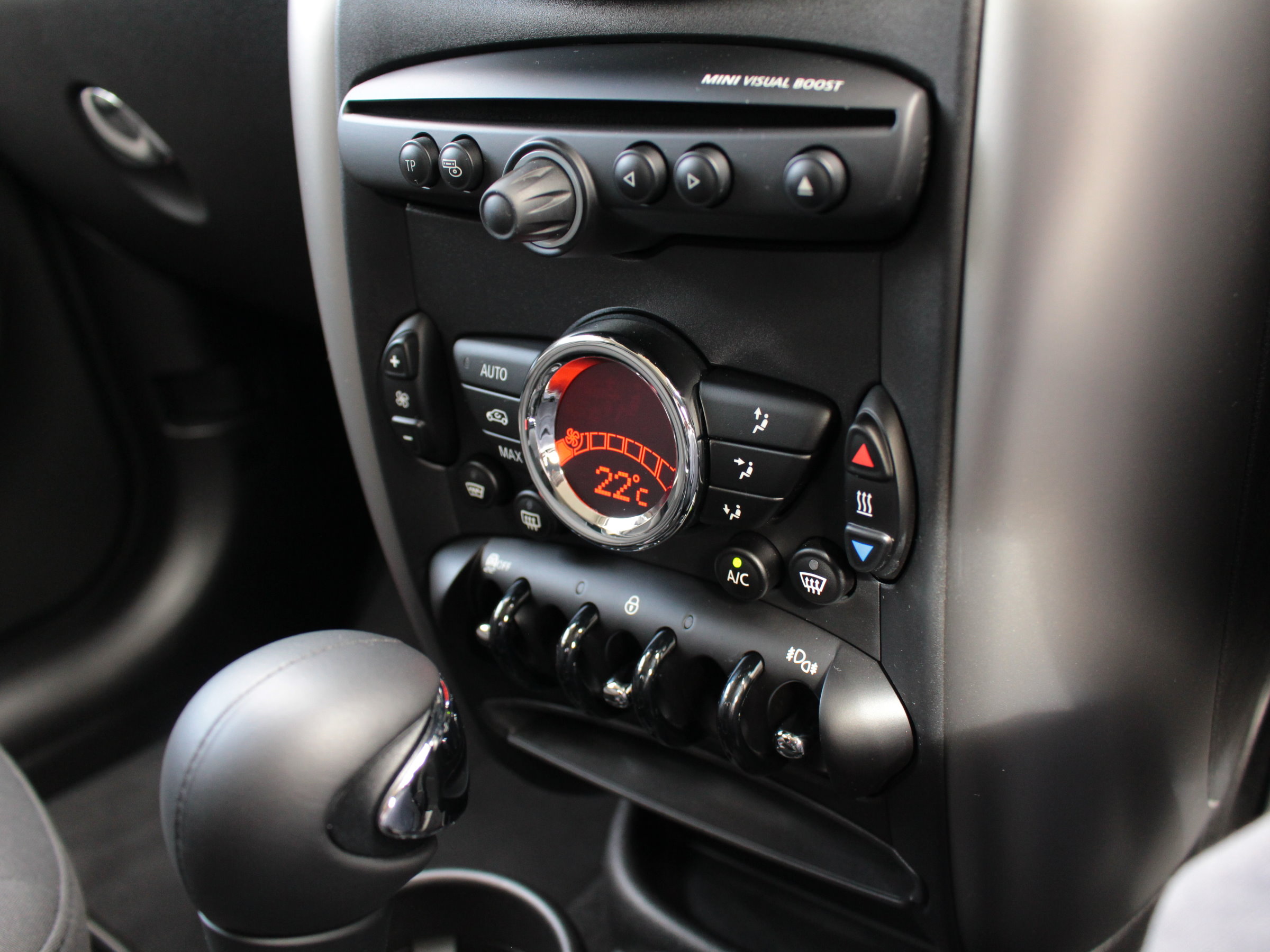 ＢＭＷ　ＭＩＮＩ　クーパーＤ　クロスオーバー　ブラックデザインパッケージ