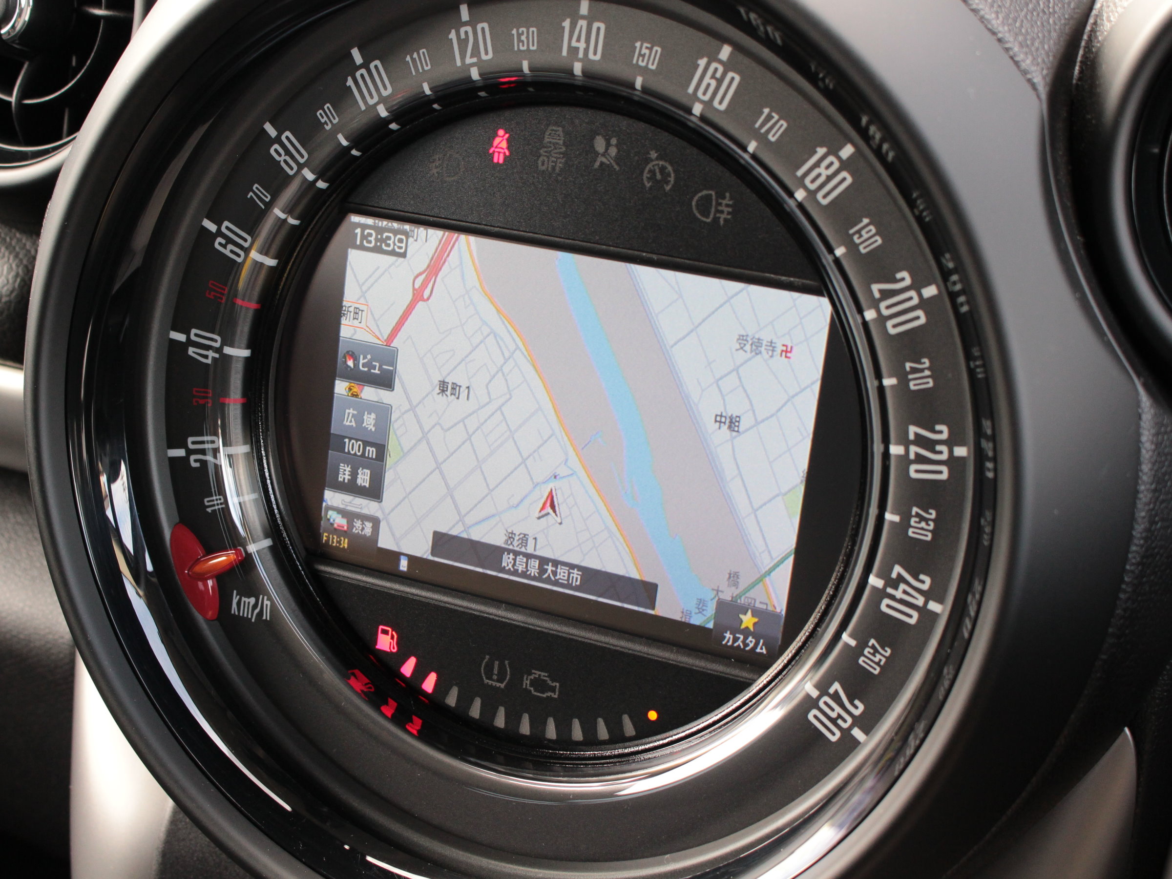 ＢＭＷ　ＭＩＮＩ　クーパーＤ　クロスオーバー　ブラックデザインパッケージ