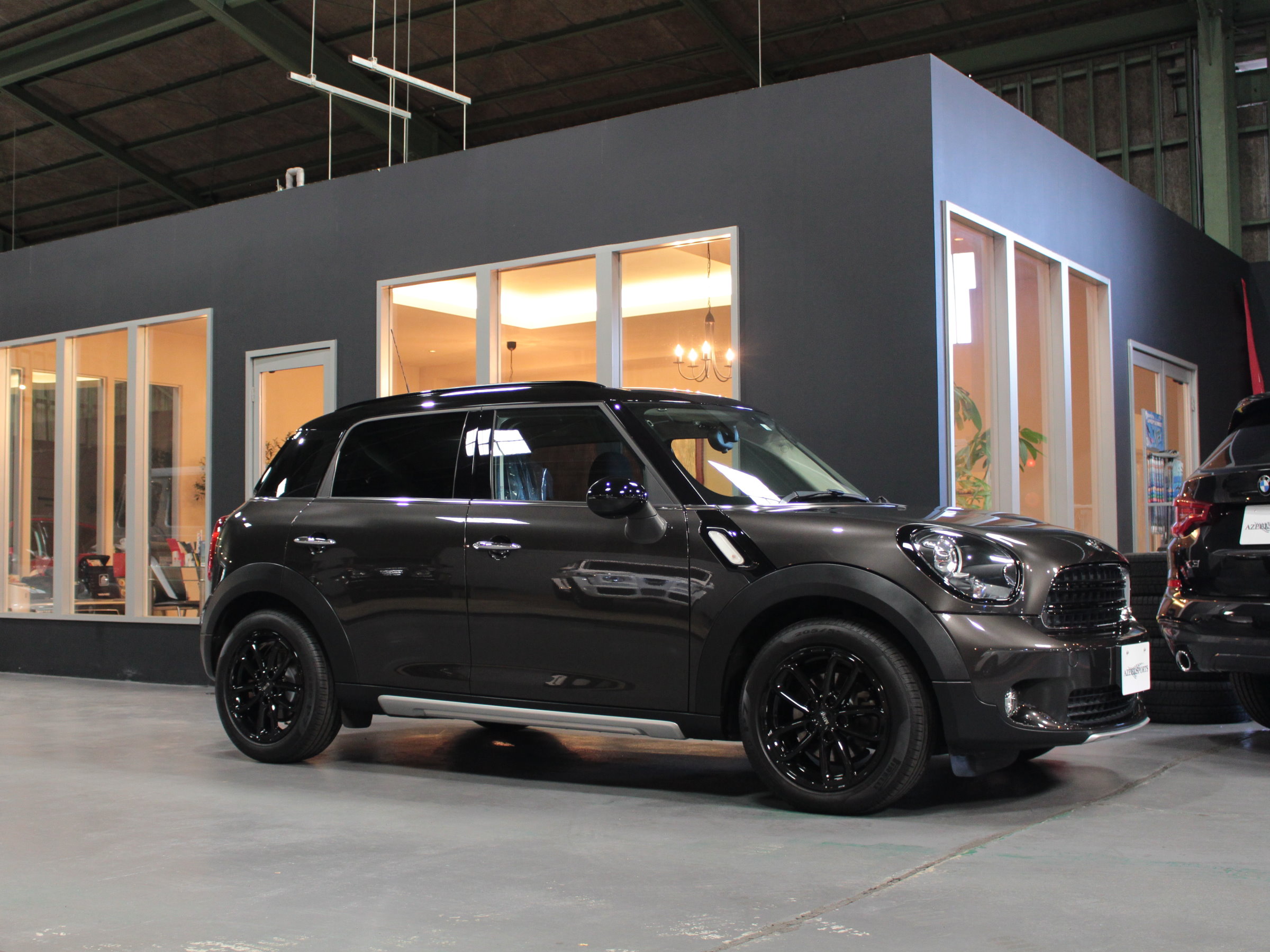 ＢＭＷ　ＭＩＮＩ　クーパーＤ　クロスオーバー　ブラックデザインパッケージ
