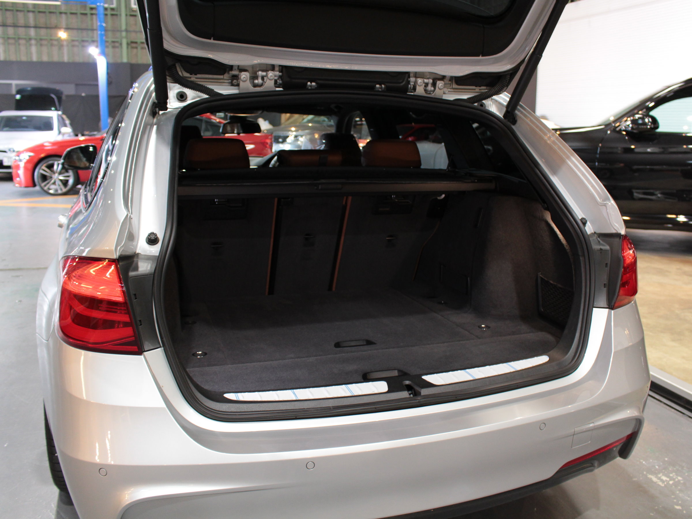 BMW　３２０ｄ　Ｍスポーツ