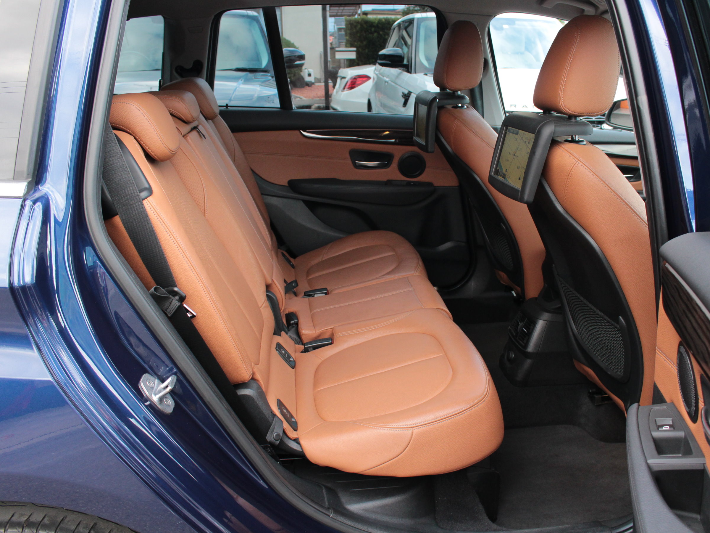 ＢＭＷ　２１８ｄ　グランツアラー　ラグジュアリー