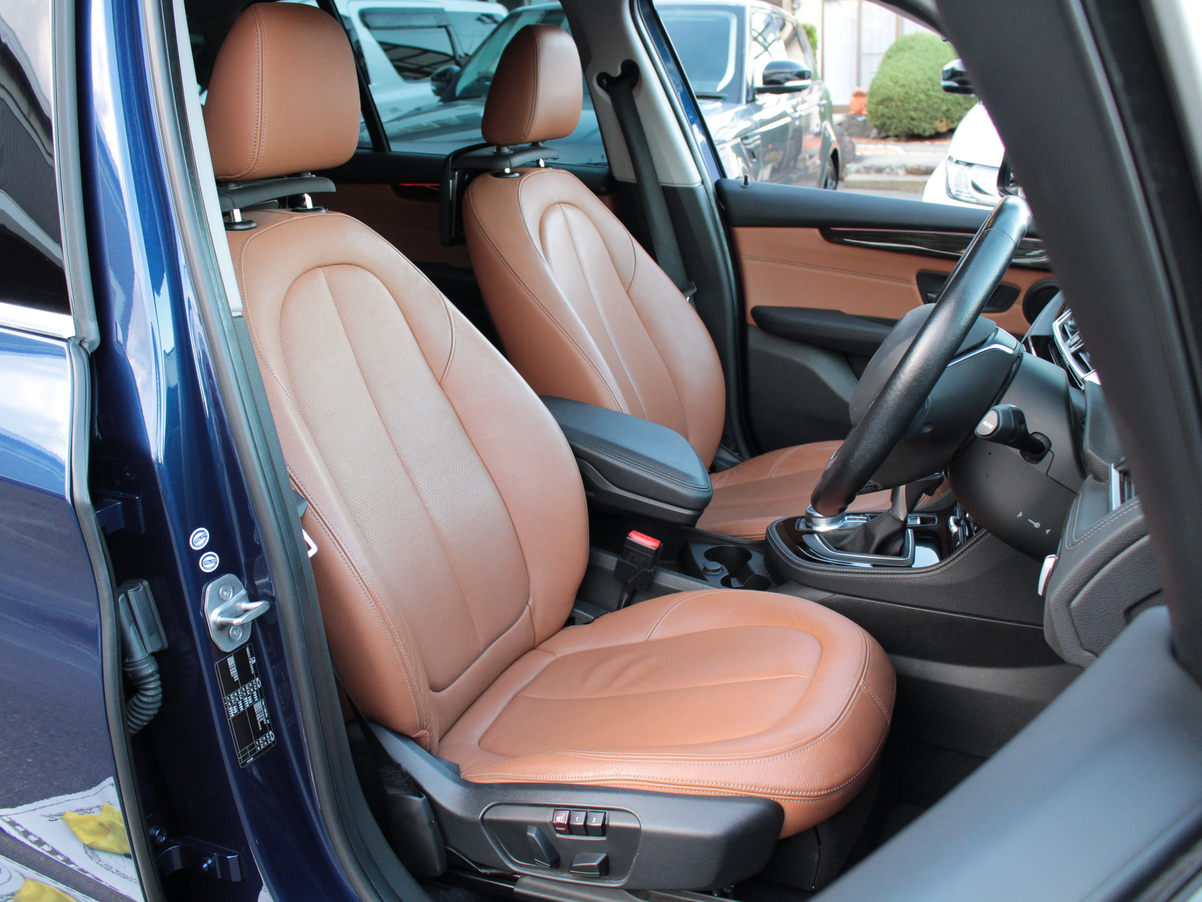 ＢＭＷ　２１８ｄ　グランツアラー　ラグジュアリー