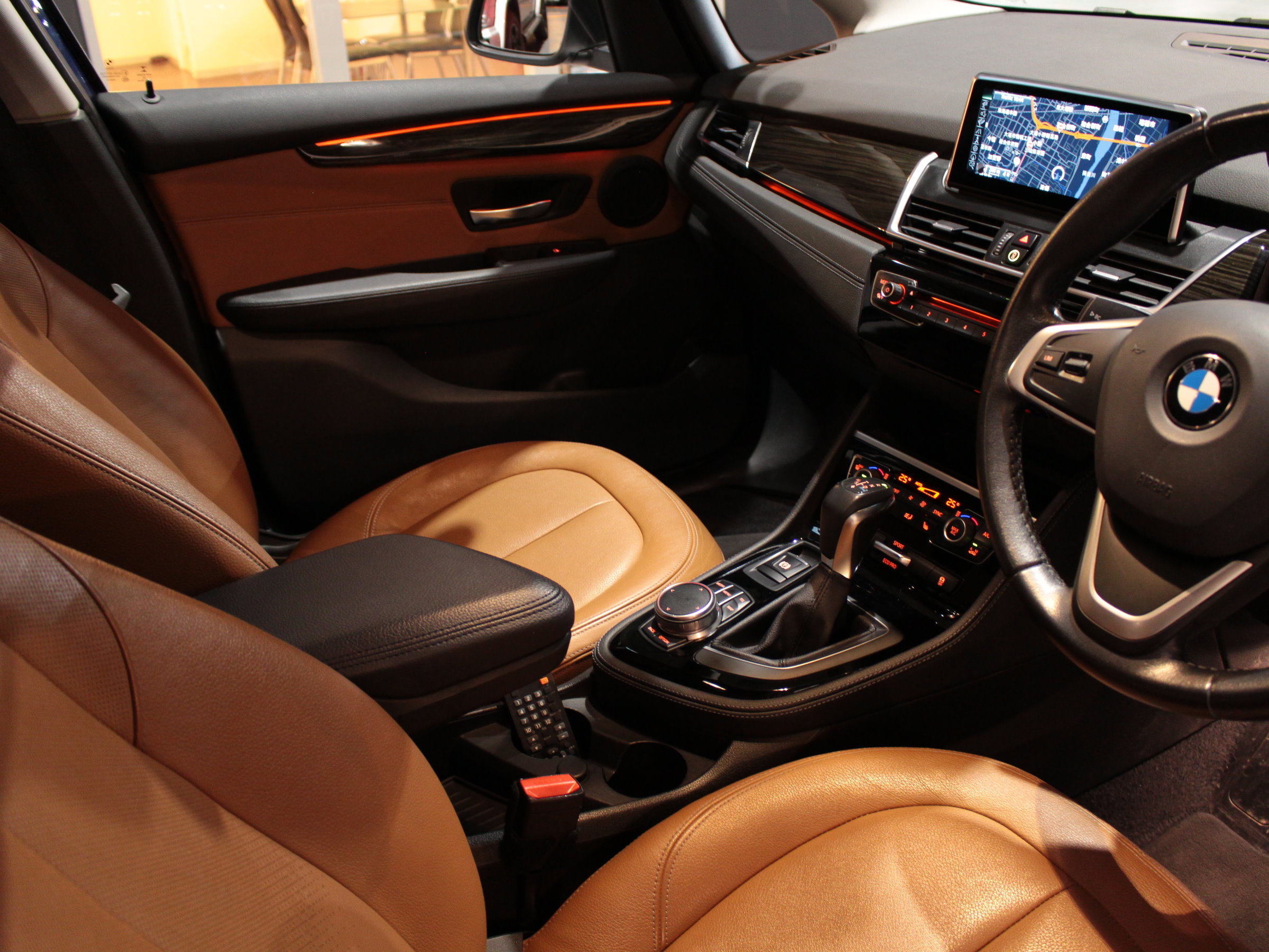 ＢＭＷ　２１８ｄ　グランツアラー　ラグジュアリー