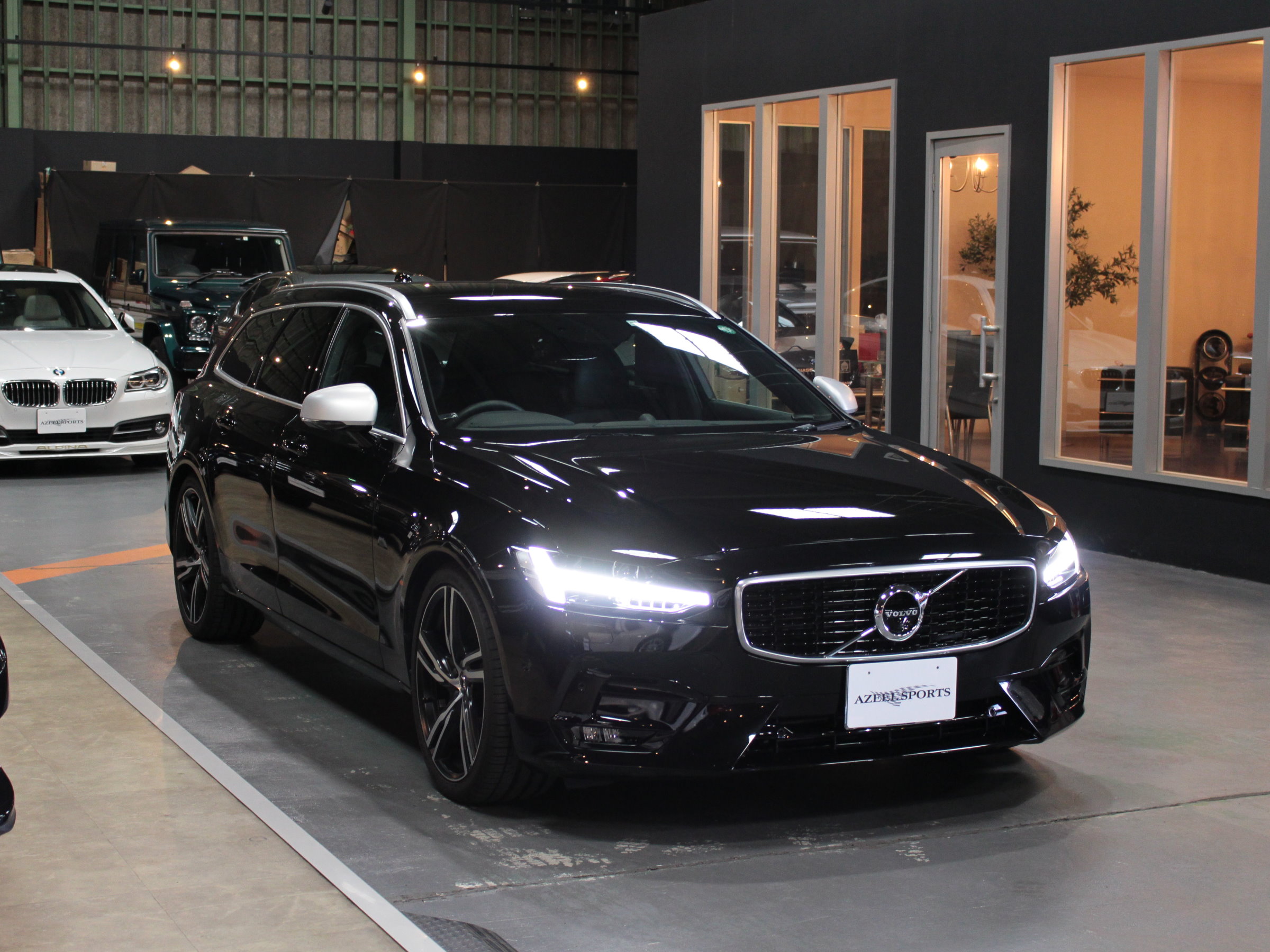 ボルボ　Ｔ６　ＡＷＤ　Ｒデザイン　