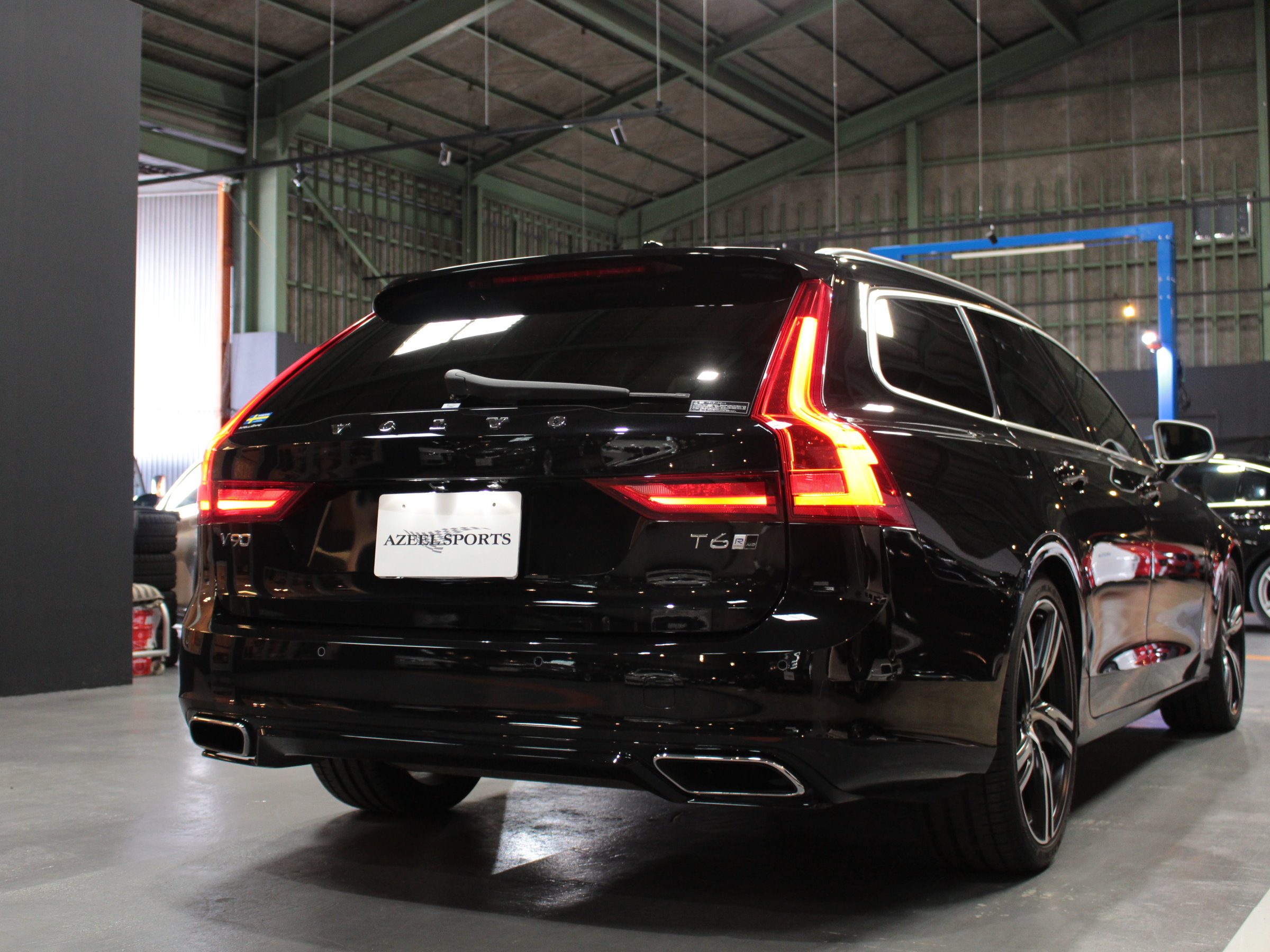 ボルボ　Ｔ６　ＡＷＤ　Ｒデザイン　