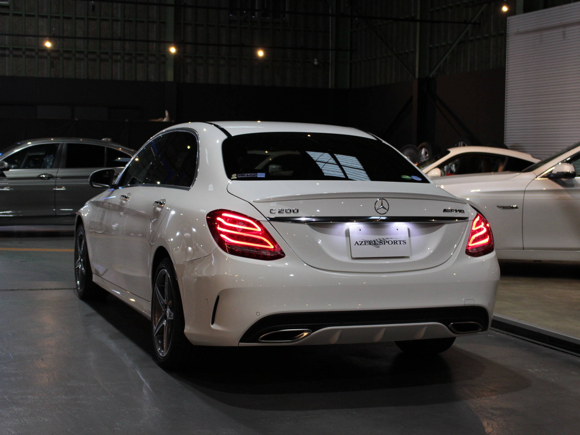メルセデスベンツ　Ｃ２００　アバンギャルド　ＡＭＧライン