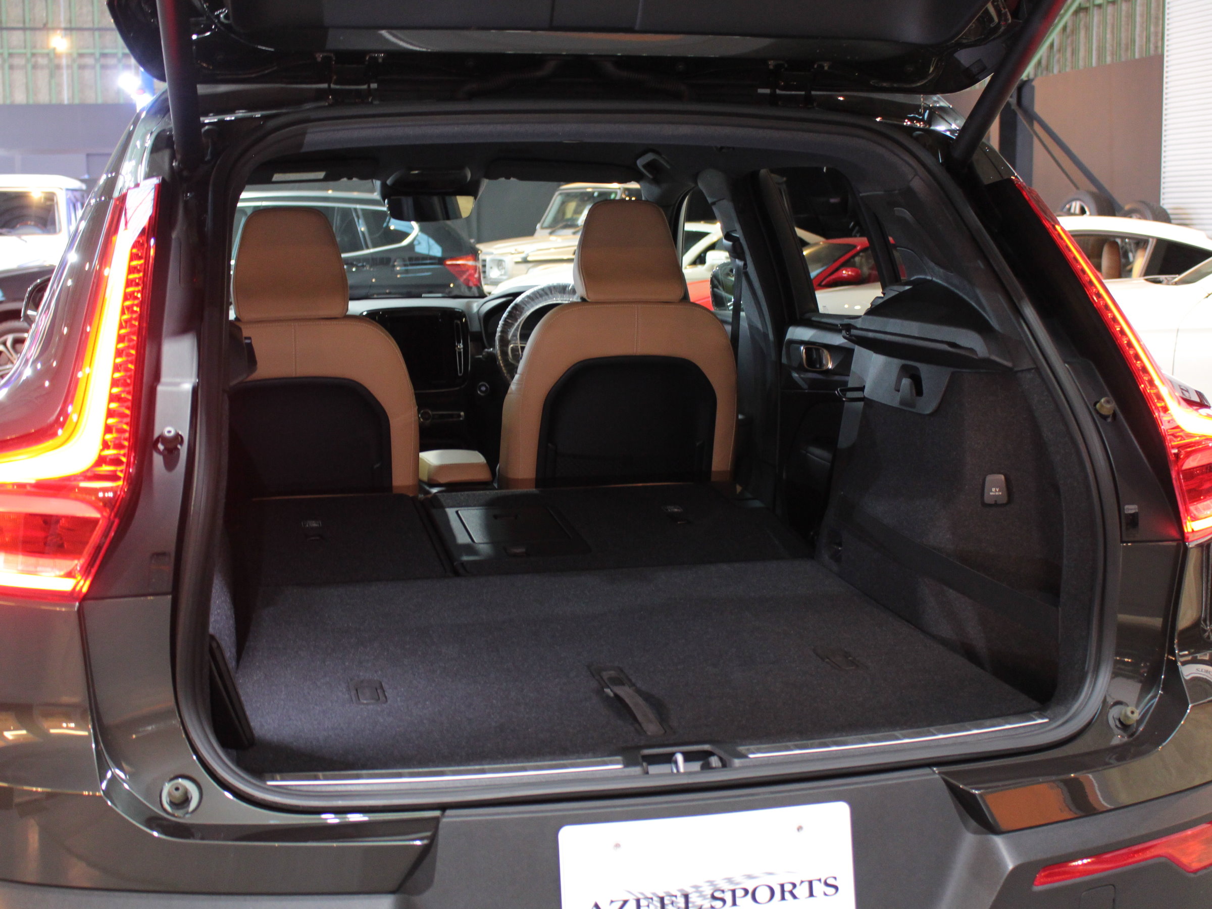 ボルボ　ＸＣ４０　Ｔ５　ＡＷＤ　インスクリプション