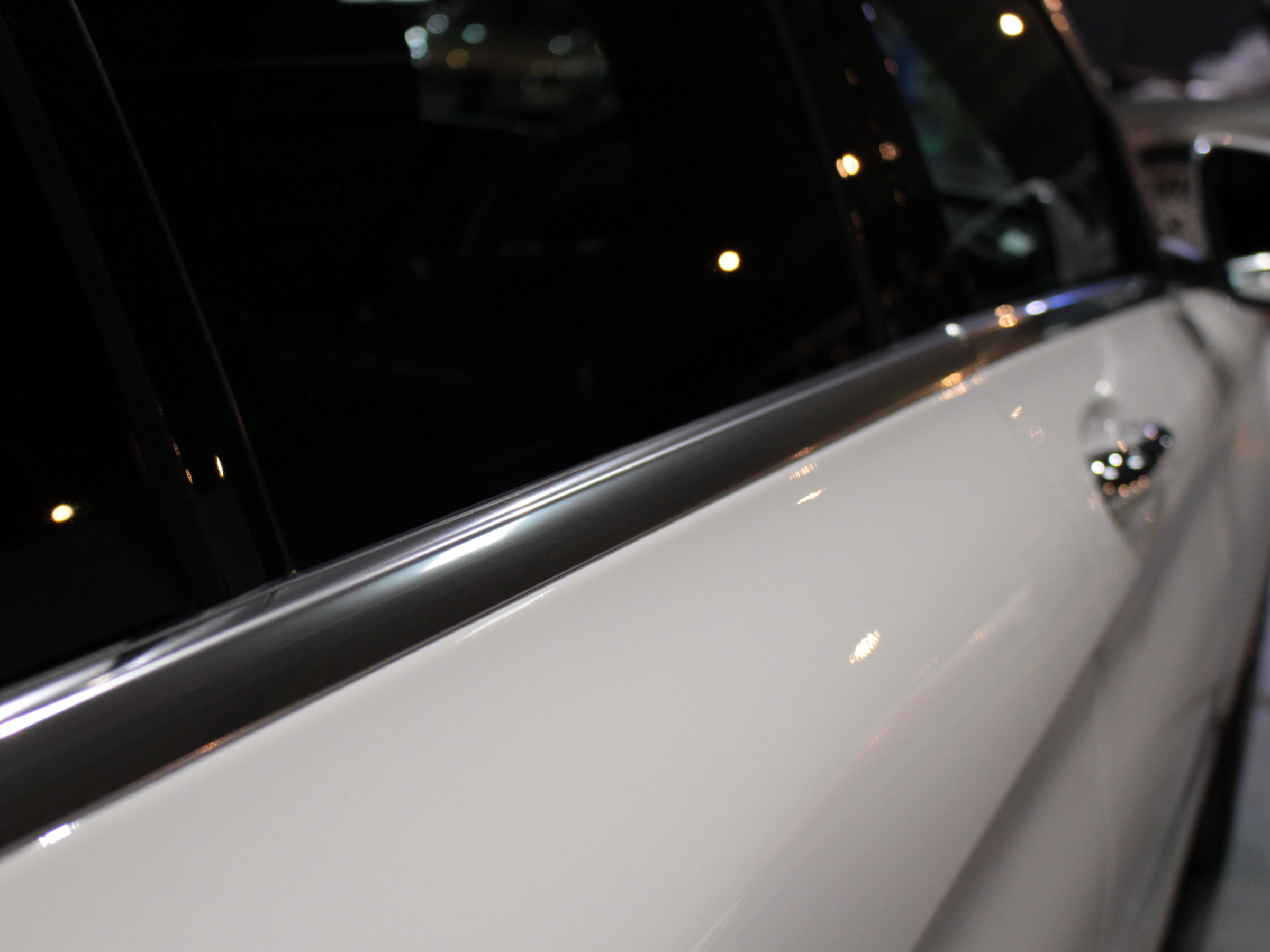 メルセデスベンツ　Ｃ２００　アバンギャルド　ＡＭＧライン