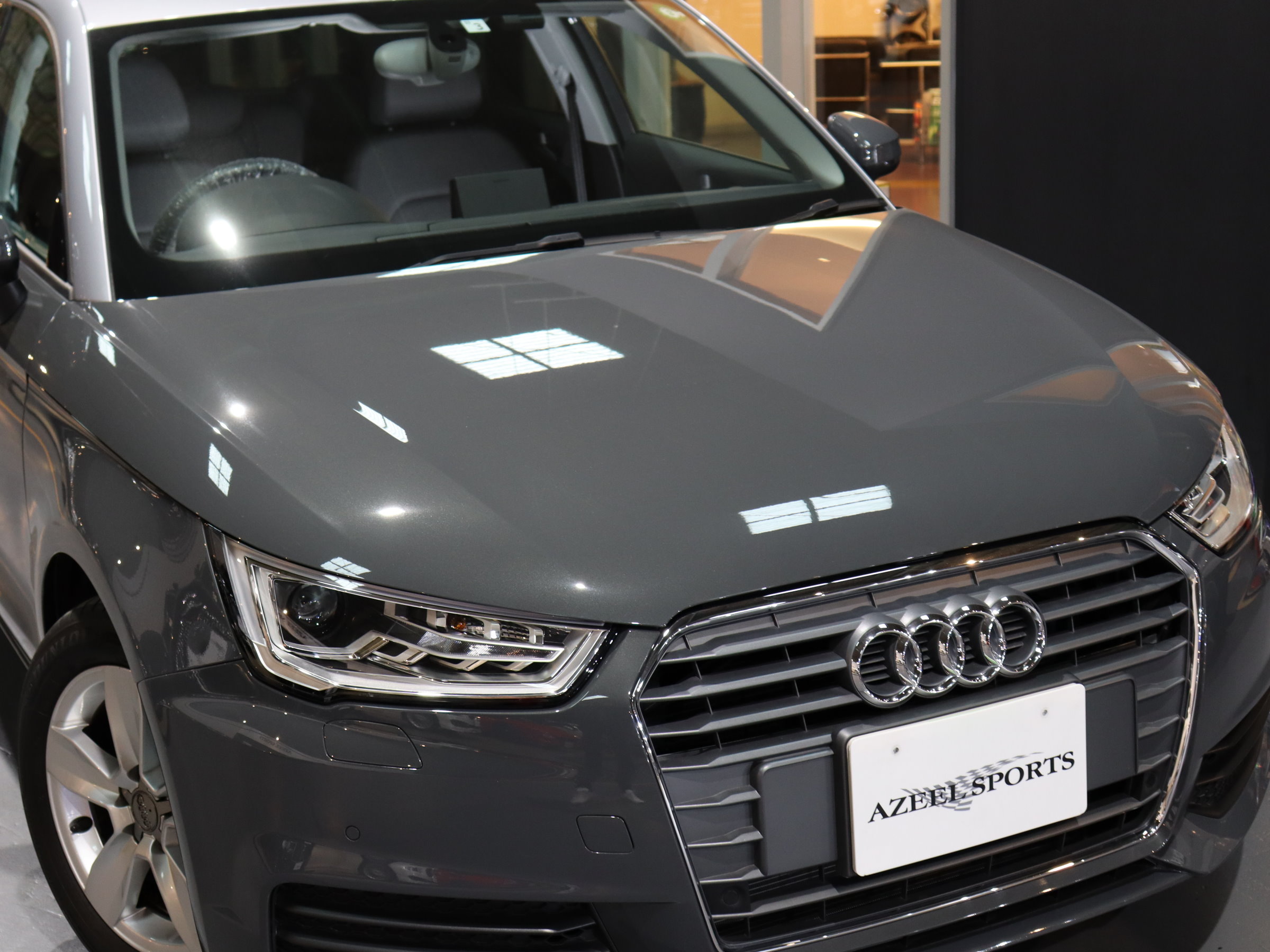 アウディ　Ａ１スポーツバック　１．０ＴＦＳＩ