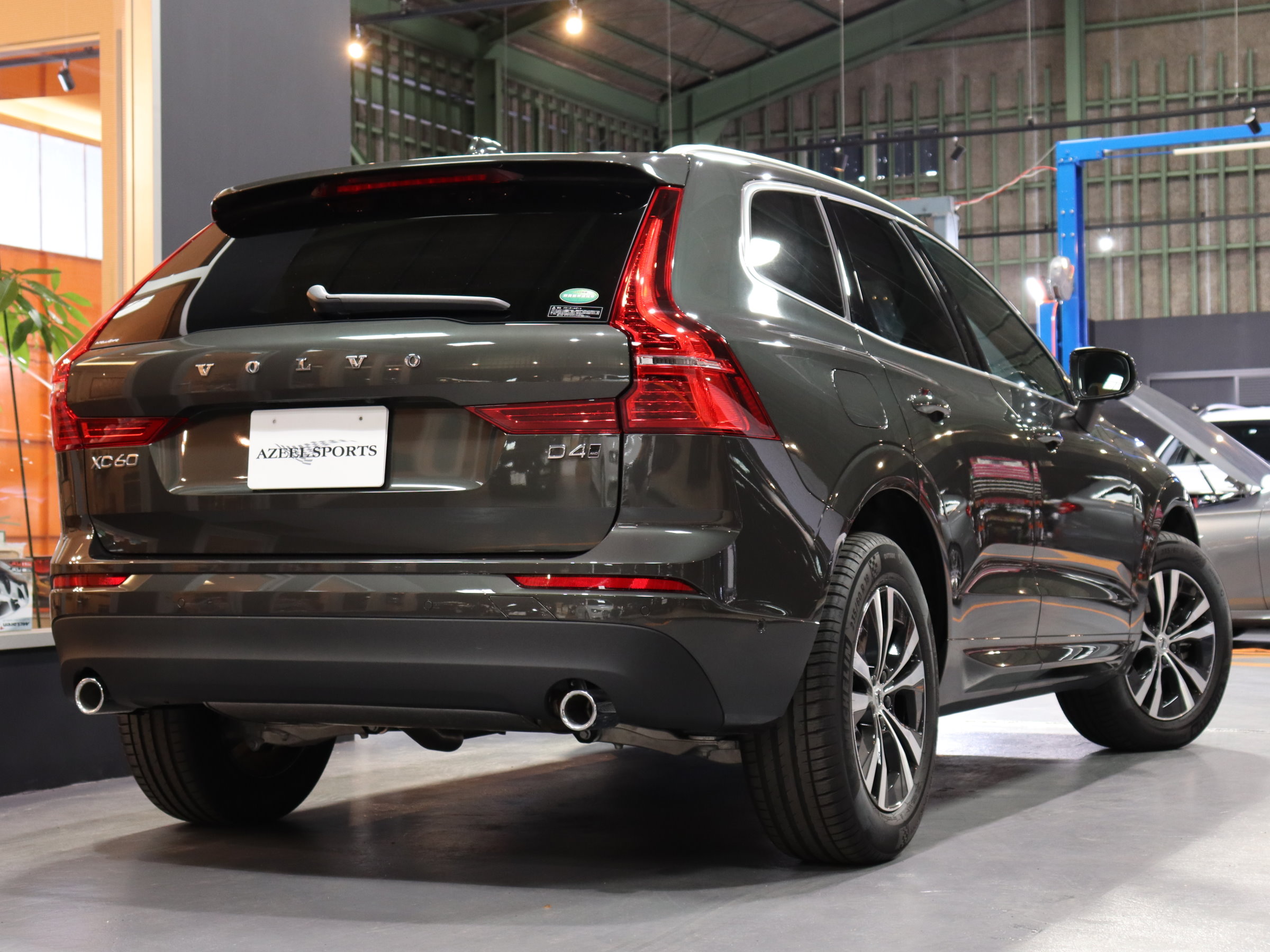 ボルボ　ＸＣ６０　Ｄ４　４ＷＤ　モメンタム
