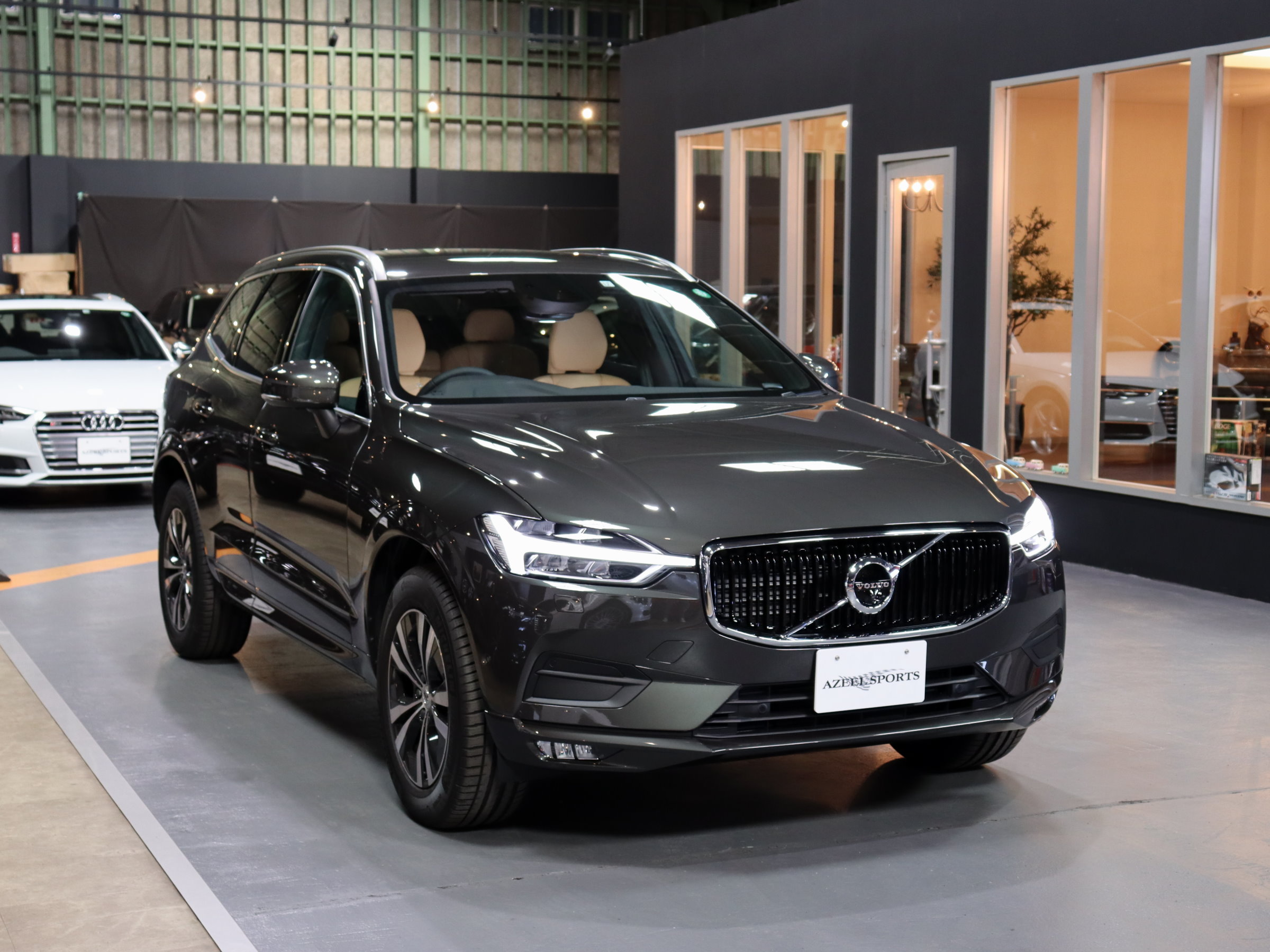 ボルボ　ＸＣ６０　Ｄ４　４ＷＤ　モメンタム