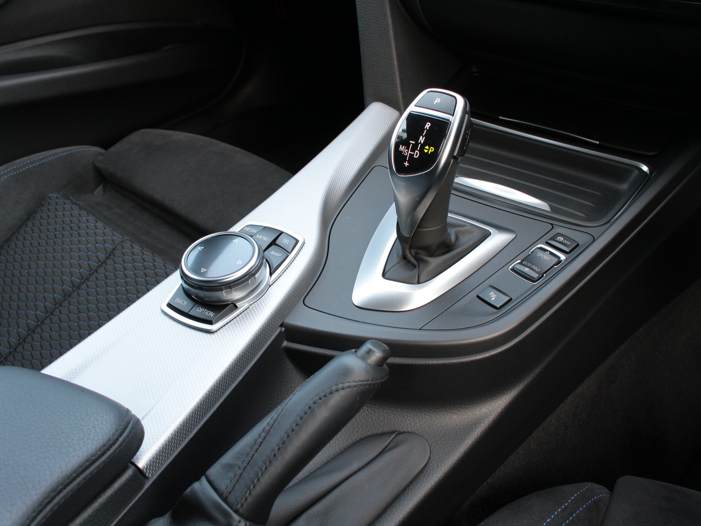 ＢＭＷ　３２０ｄ　Ｍスポーツ