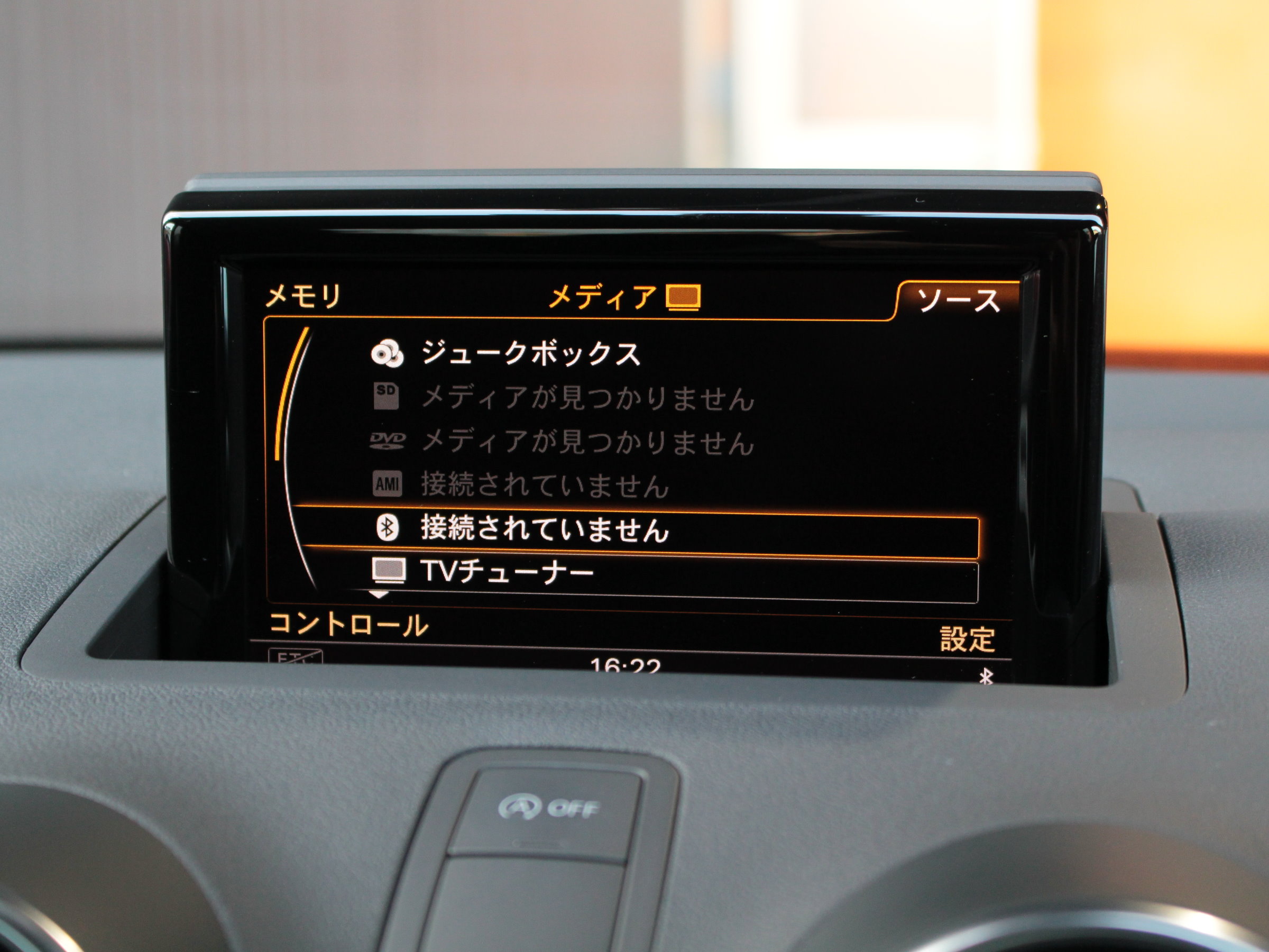 アウディ　Ａ１スポーツバック　１．０ＴＦＳＩ