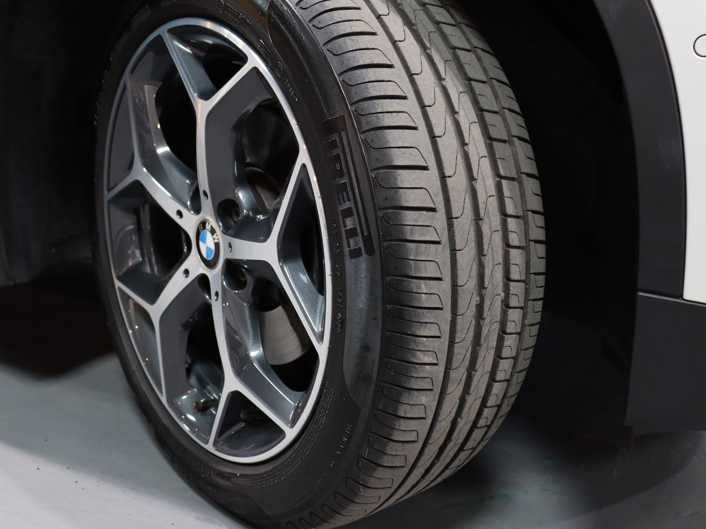 ＢＭＷ　Ｘ１　ｘＤｒｉｖｅ　１８ｄ　Ｘライン　ハイラインパッケージ