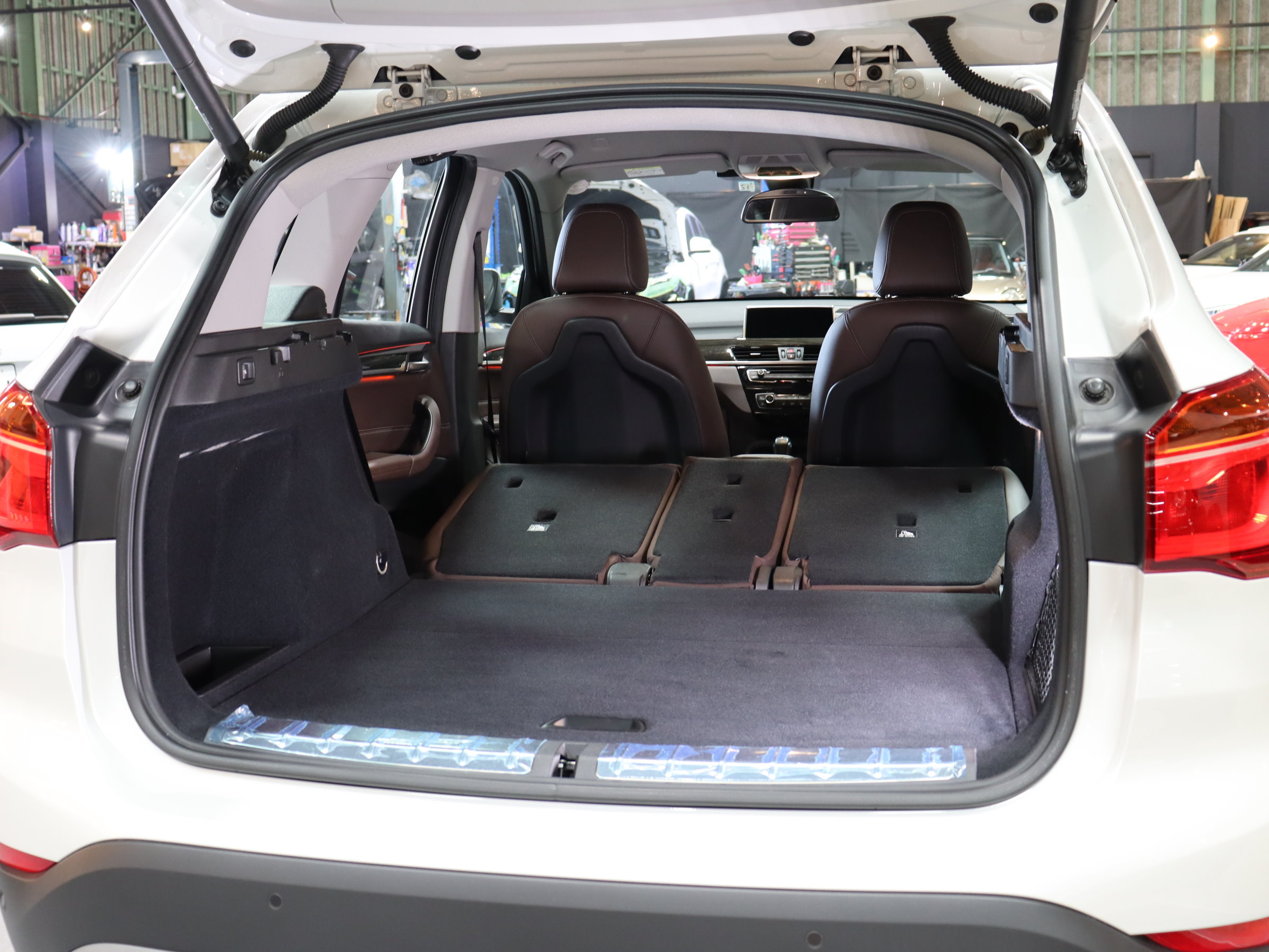 ＢＭＷ　Ｘ１　ｘＤｒｉｖｅ　１８ｄ　Ｘライン　ハイラインパッケージ