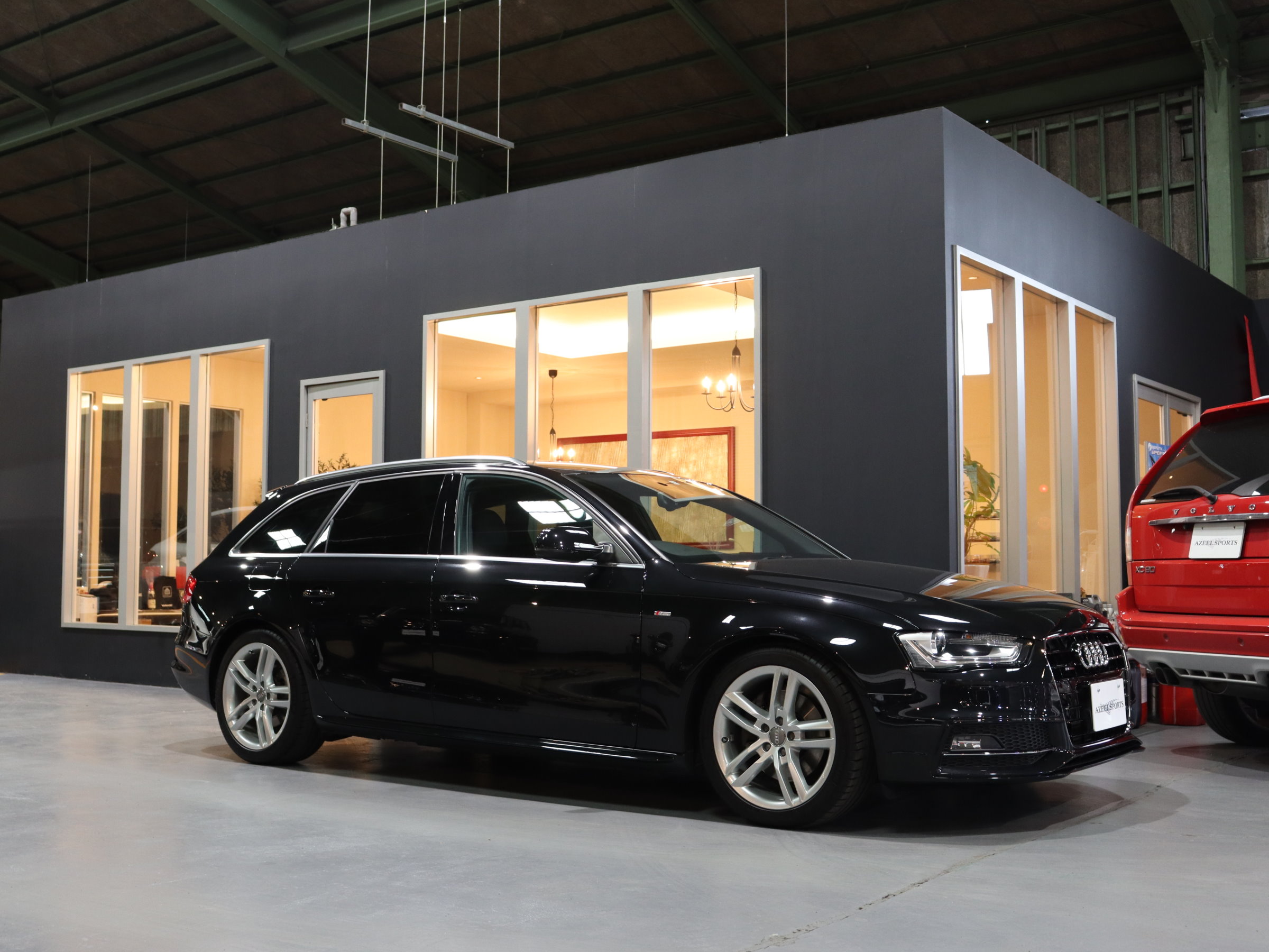 アウディ　Ａ４アバント　２．０ＴＦＳＩ　クワトロ　Ｓラインパッケージ