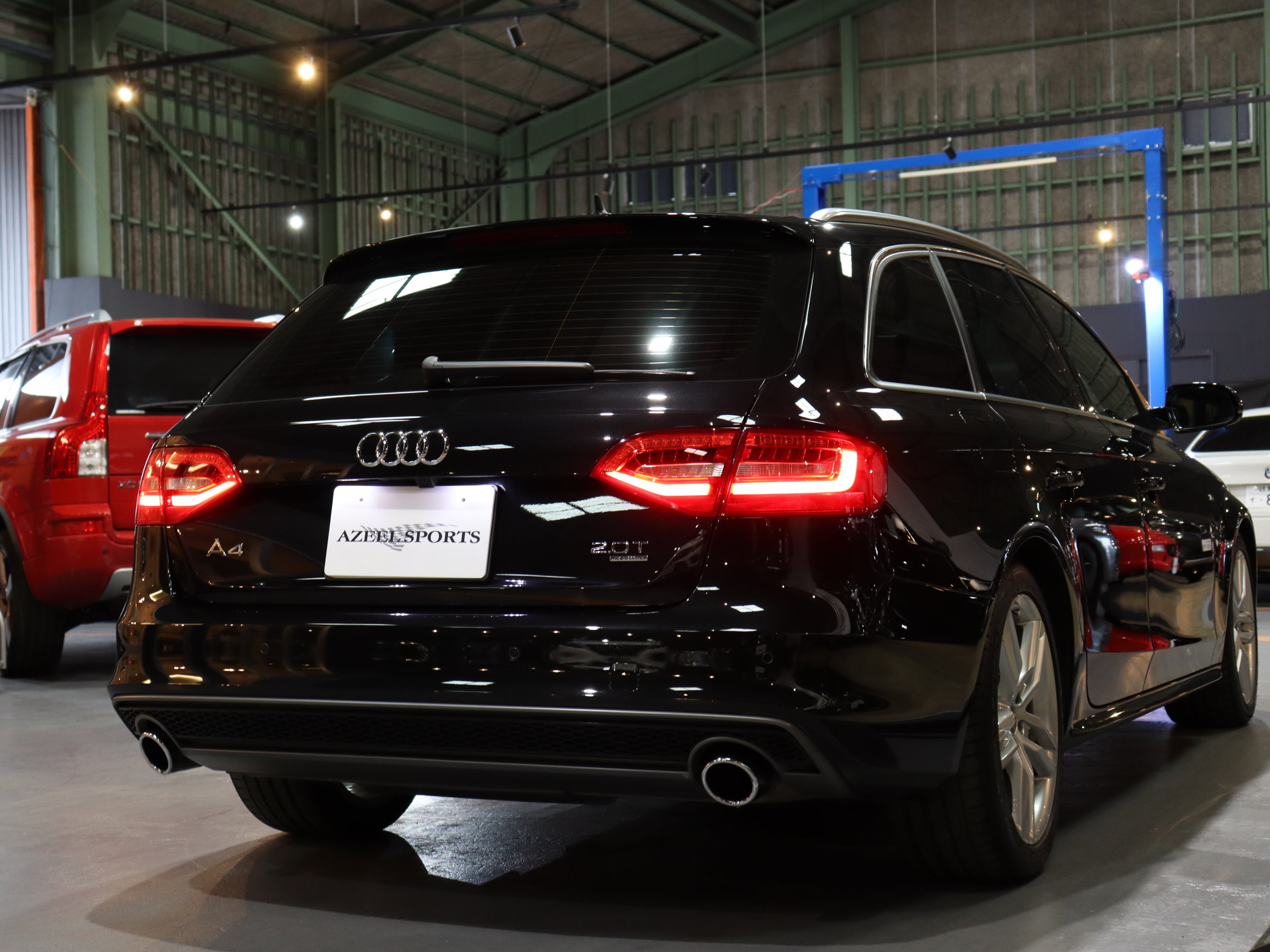 アウディ　Ａ４アバント　２．０ＴＦＳＩ　クワトロ　Ｓラインパッケージ