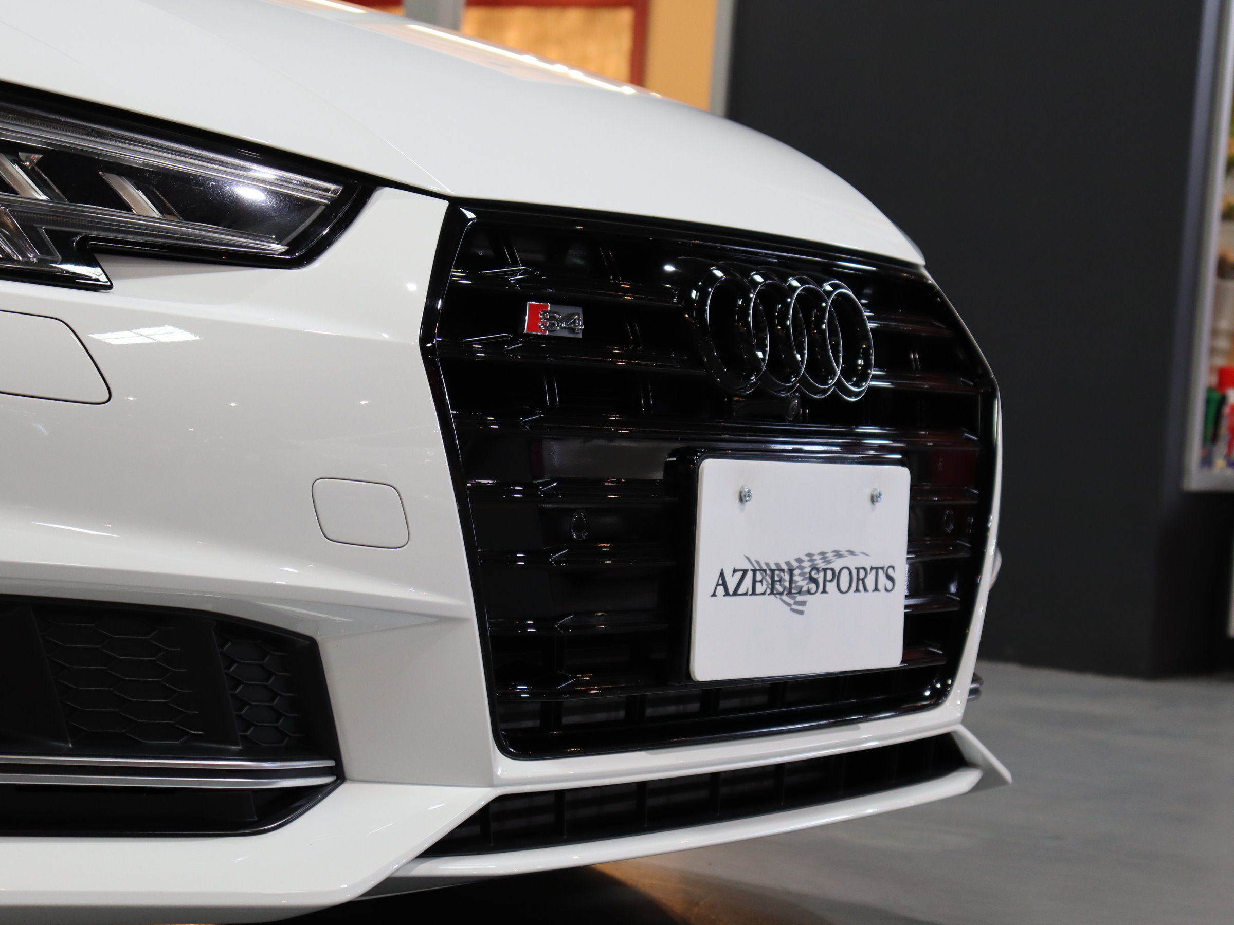 アウディ　Ｓ４アバント　３．０　４ＷＤ
