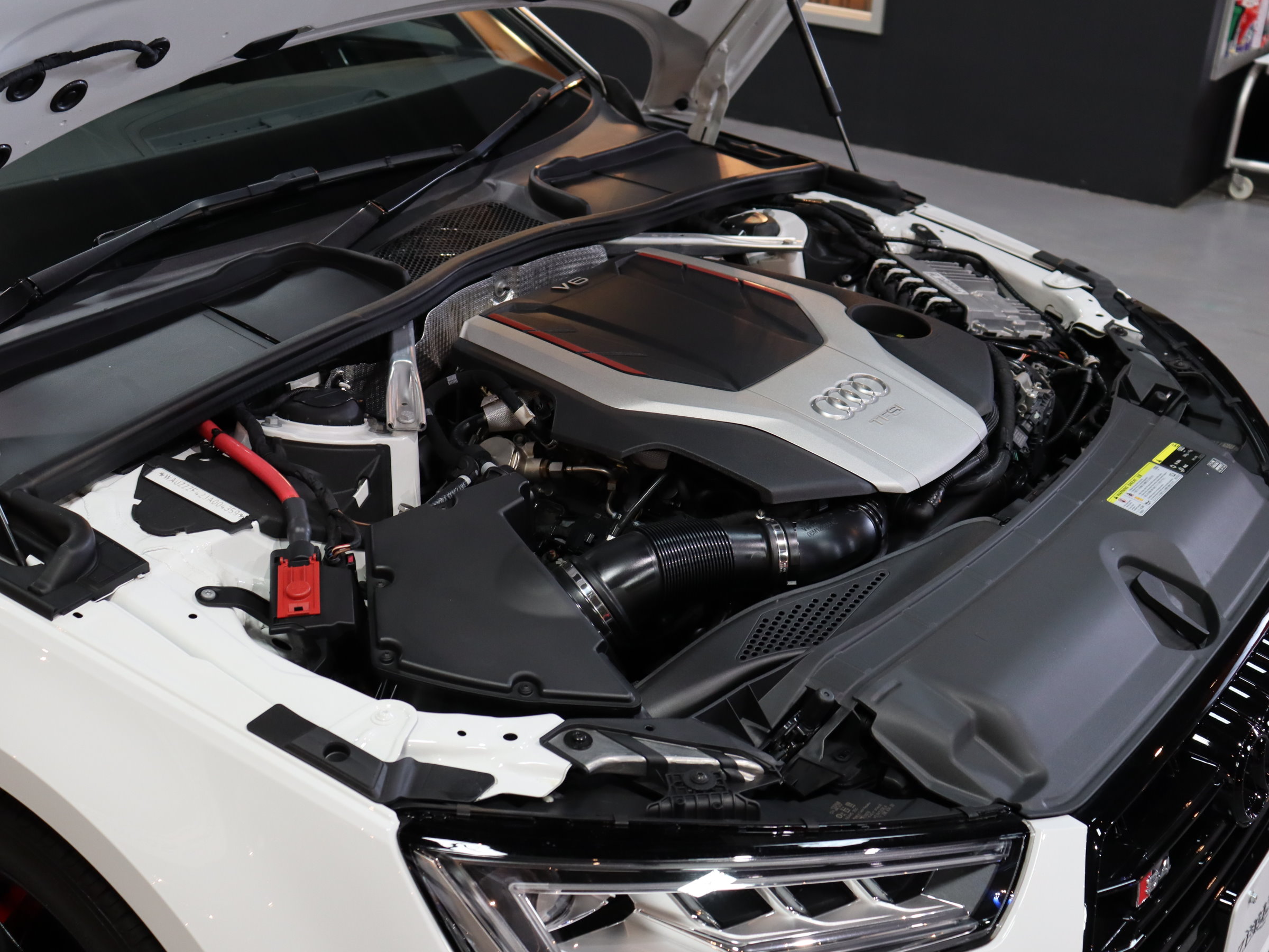 アウディ　Ｓ４アバント　３．０　４ＷＤ