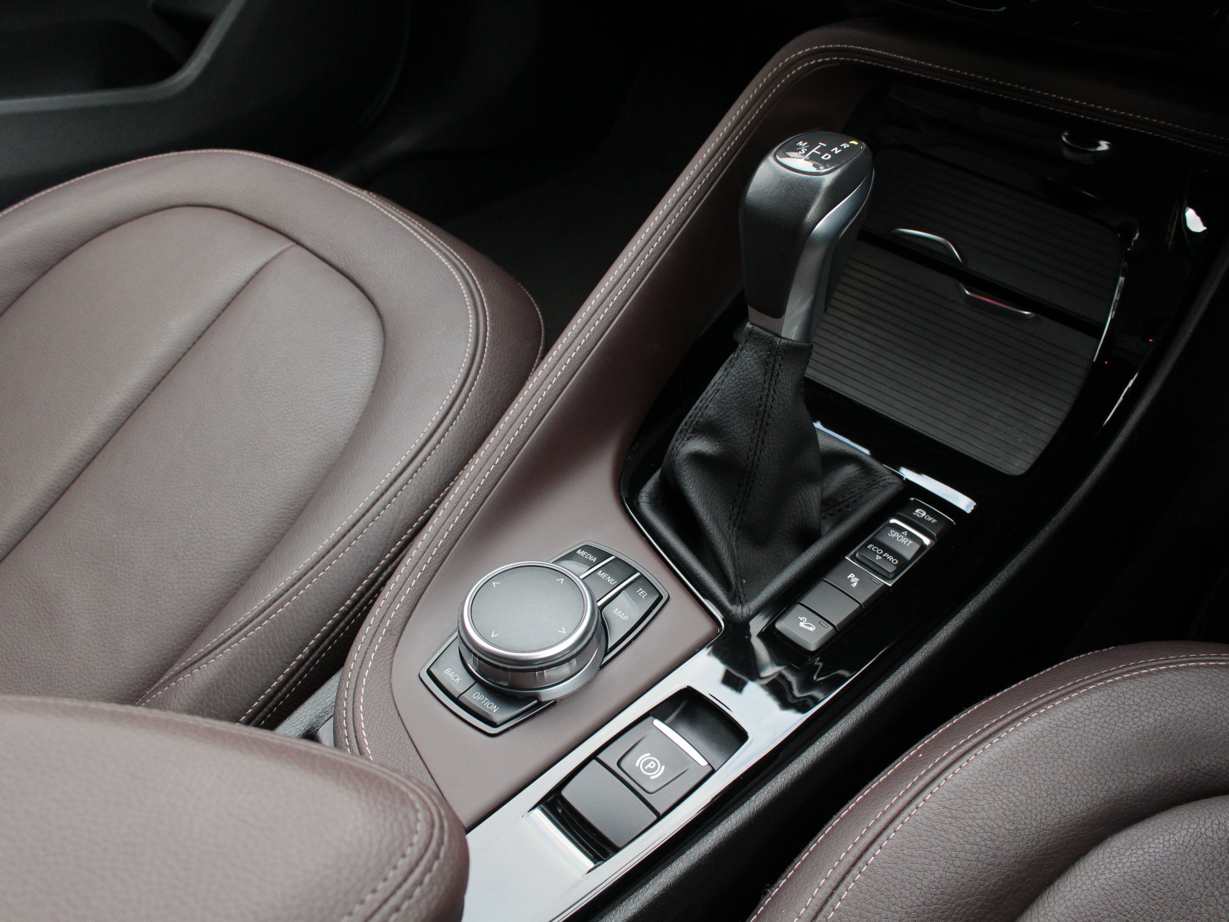 ＢＭＷ　Ｘ１　ｘＤｒｉｖｅ　１８ｄ　Ｘライン　ハイラインパッケージ